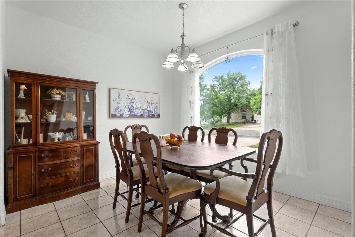 128 W Persimmon Dr, Marble Falls, TX 78654