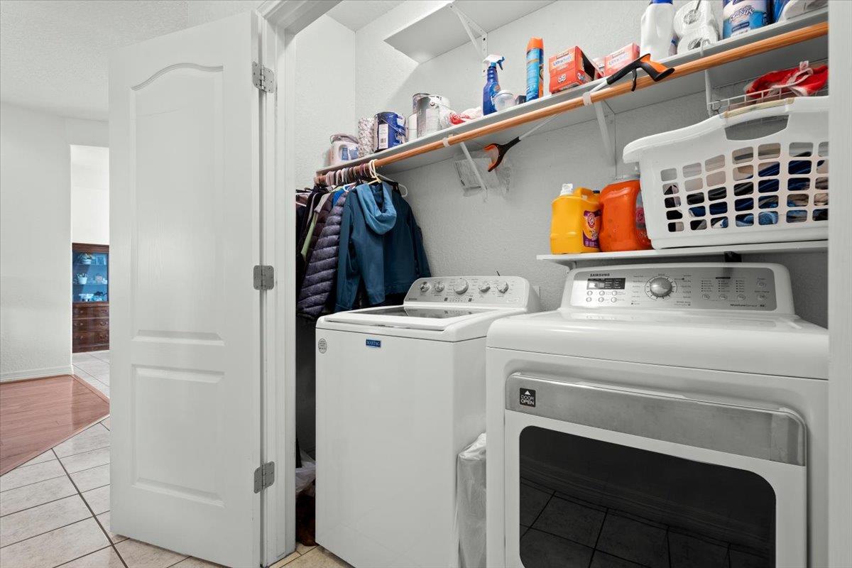 128 W Persimmon Dr, Marble Falls, TX 78654