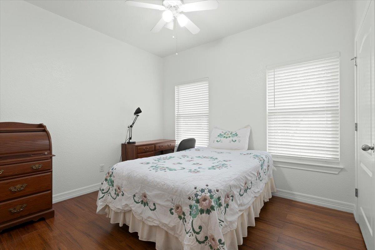 128 W Persimmon Dr, Marble Falls, TX 78654