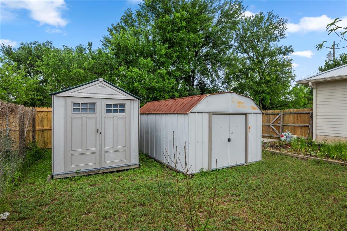 128 W Persimmon Dr, Marble Falls, TX 78654