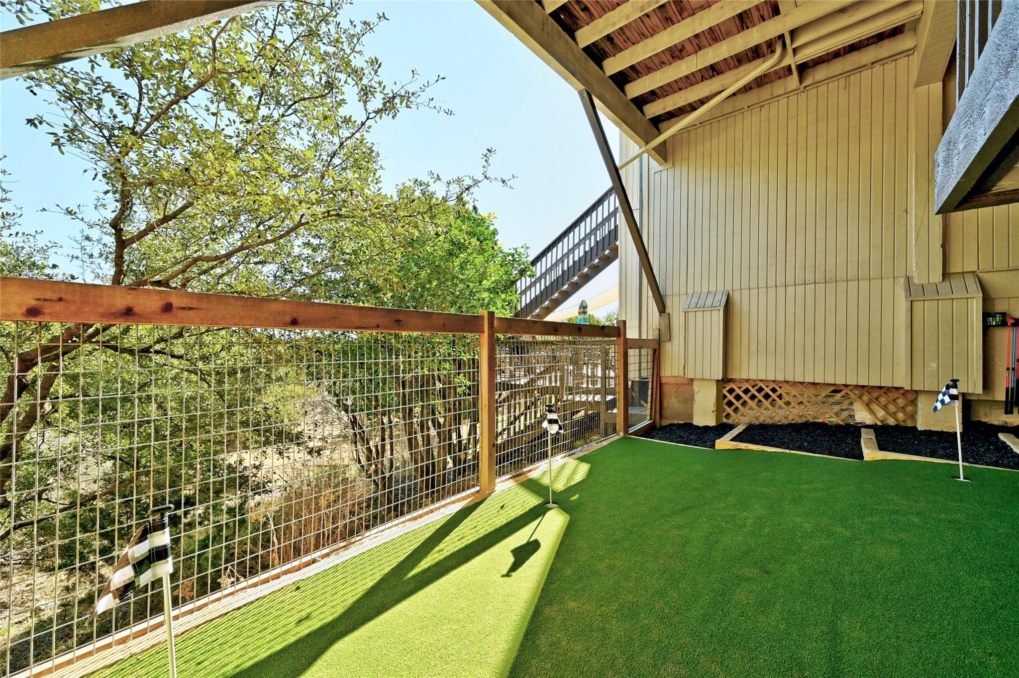 115 Comanche Pt, Point Venture, TX 78645