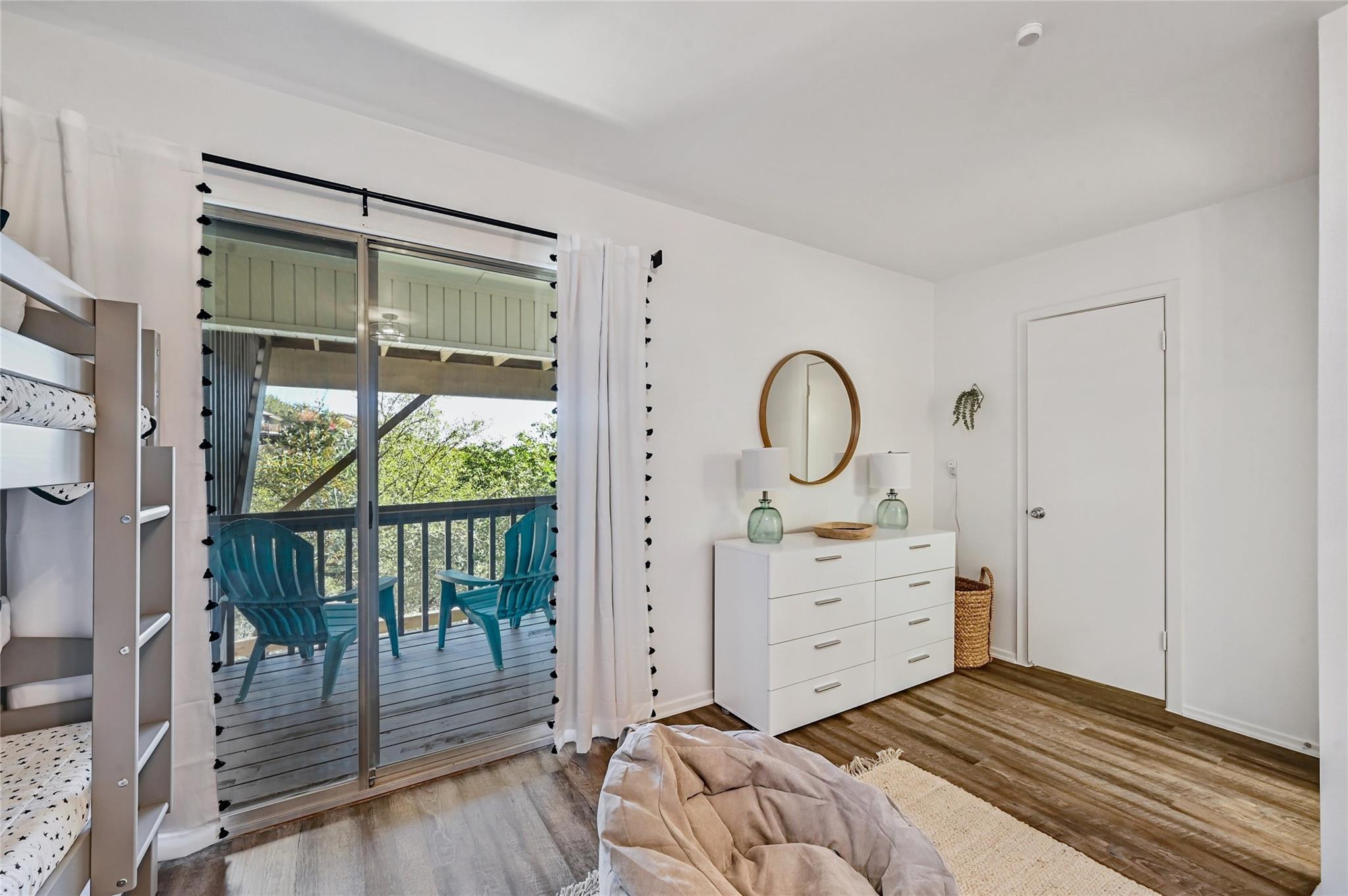 115 Comanche Pt, Point Venture, TX 78645