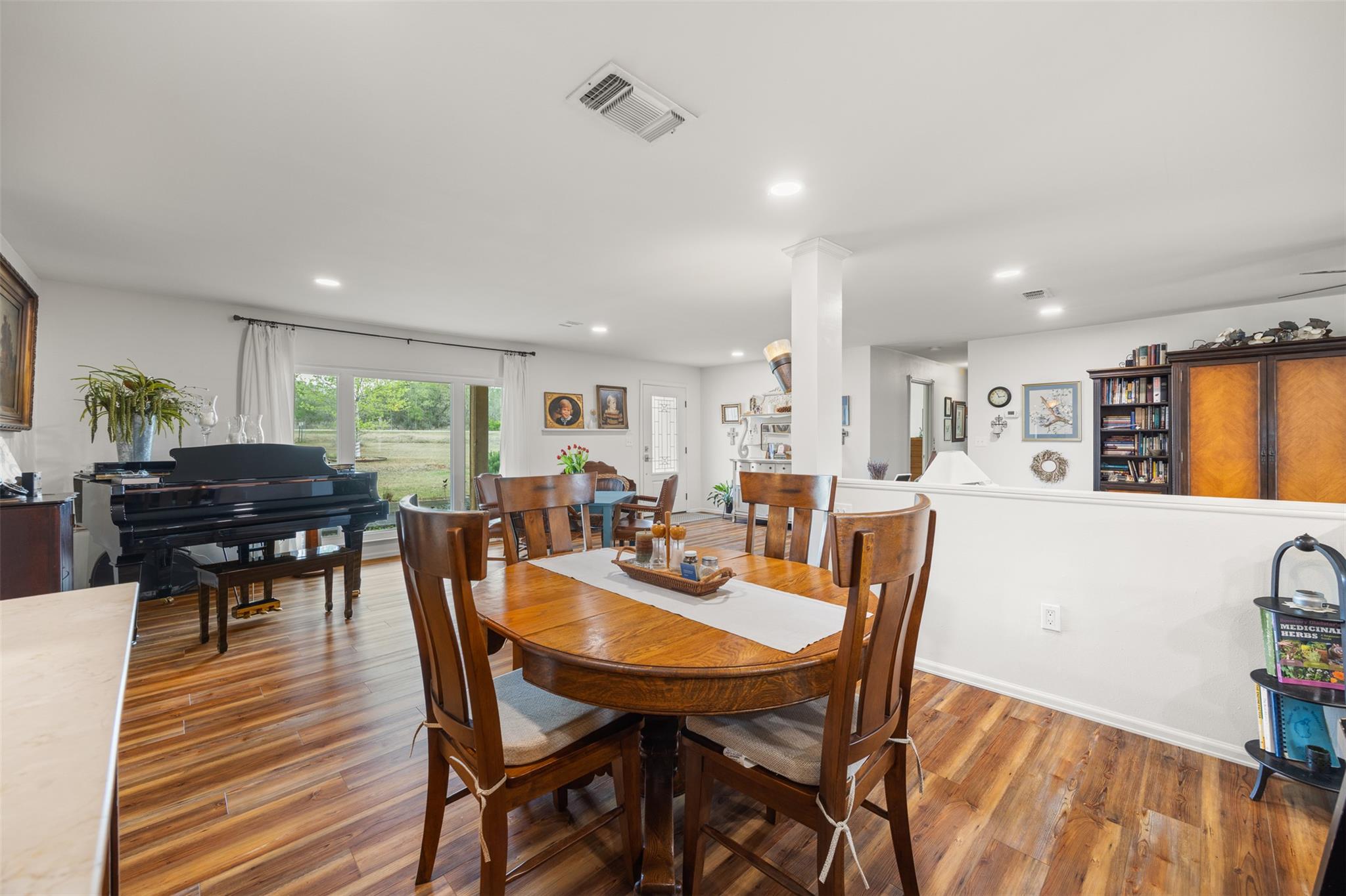 1120 Palomino Ln, San Marcos, TX 78666