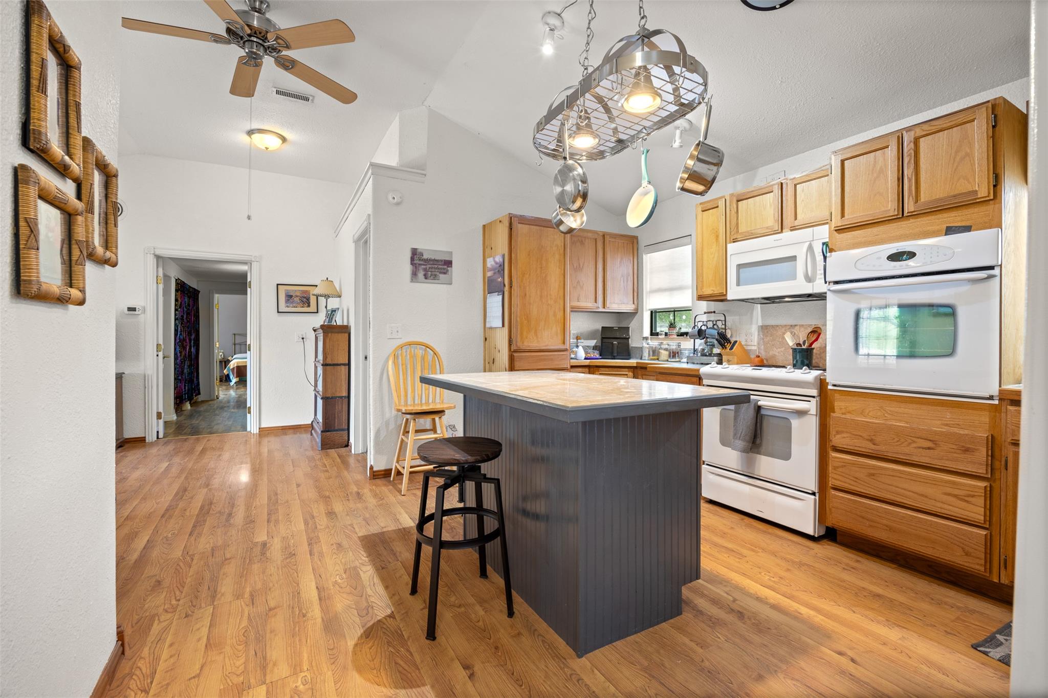 1120 Palomino Ln, San Marcos, TX 78666