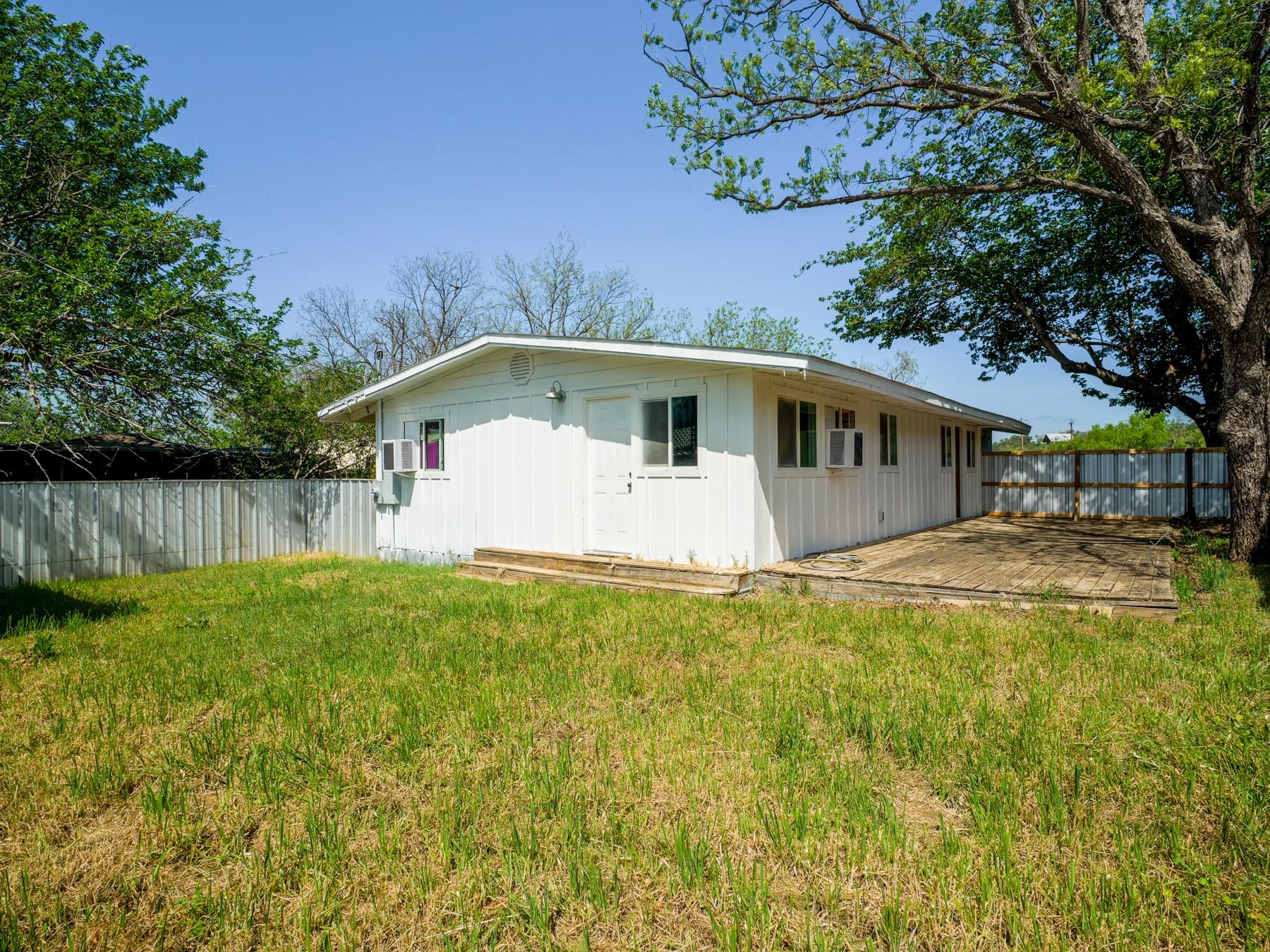 103 Chism St, Burnet, TX 78611