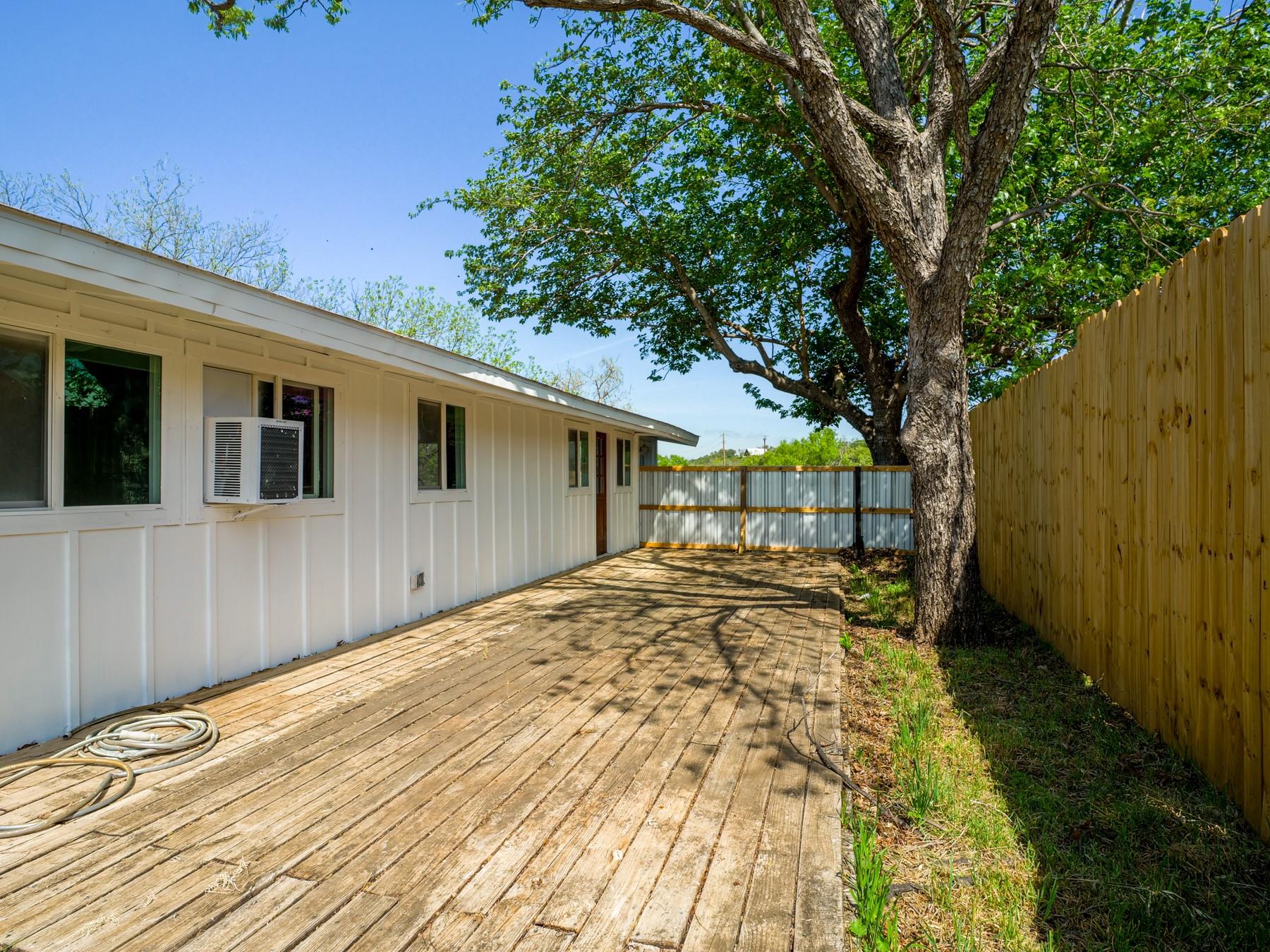 103 Chism St, Burnet, TX 78611