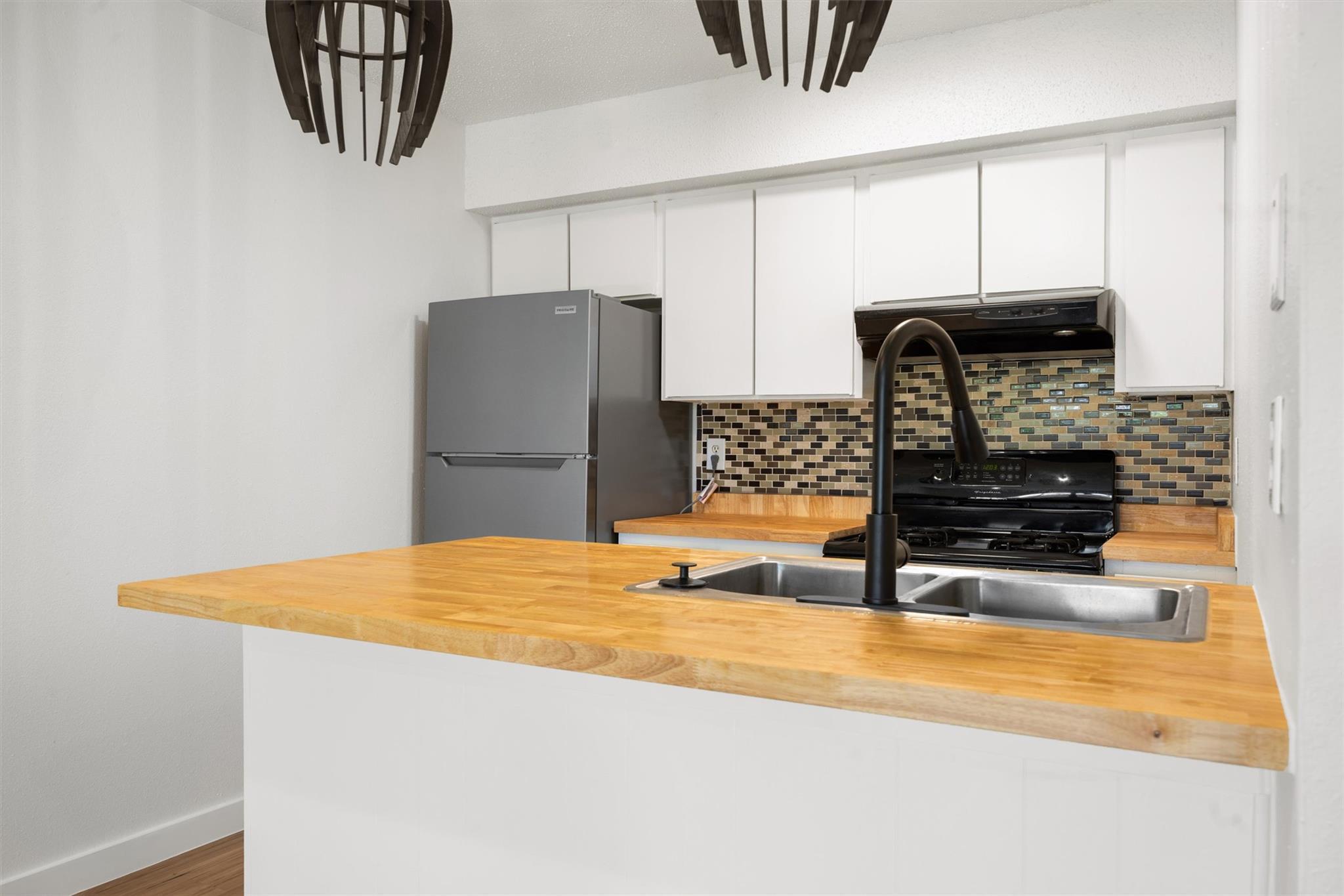 620 S 1st St # 116, Austin, TX 78704