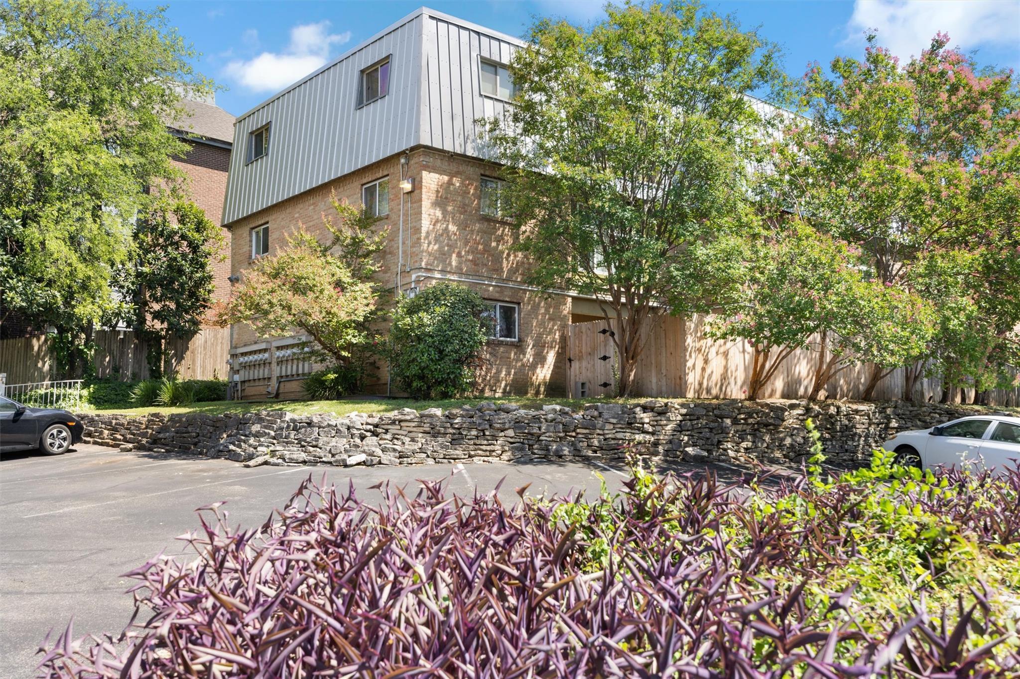 620 S 1st St # 116, Austin, TX 78704