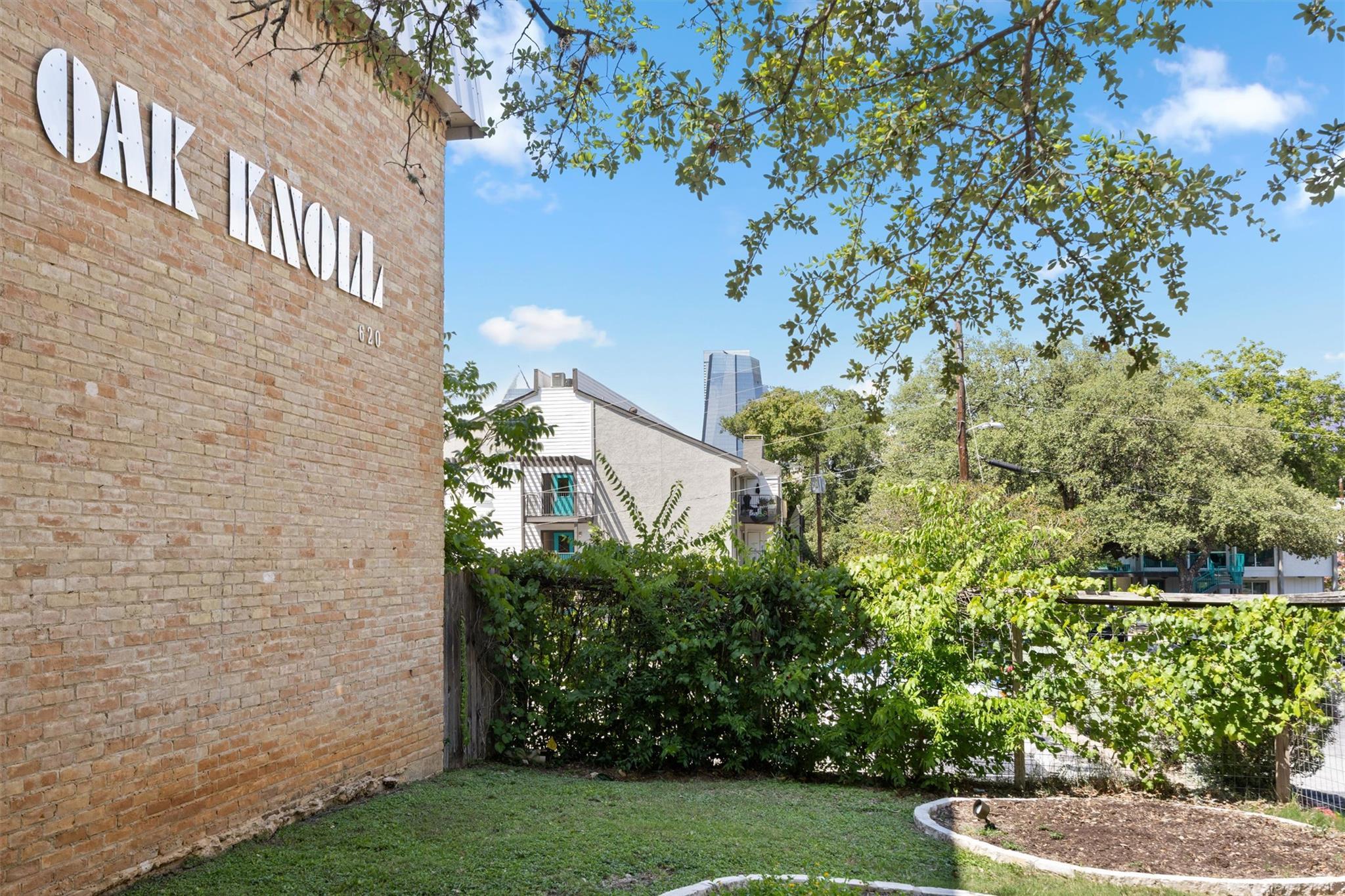 620 S 1st St # 116, Austin, TX 78704