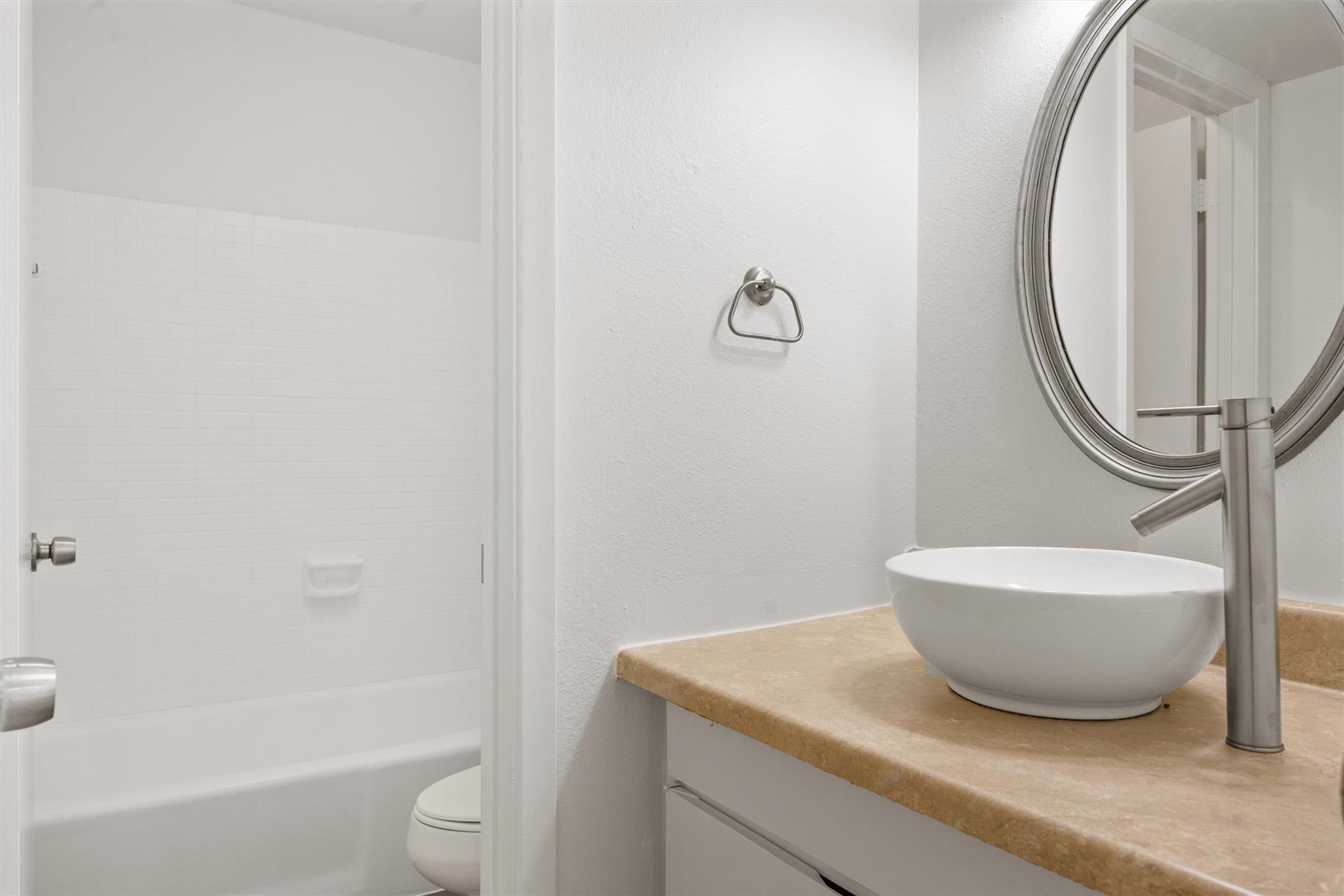 620 S 1st St # 116, Austin, TX 78704