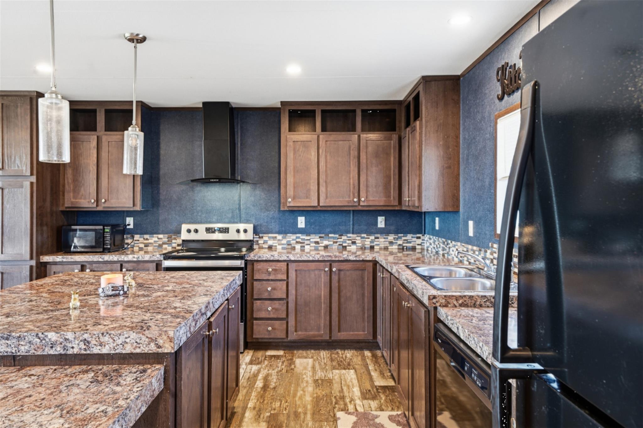 2493 County Road 464, Elgin, TX 78621