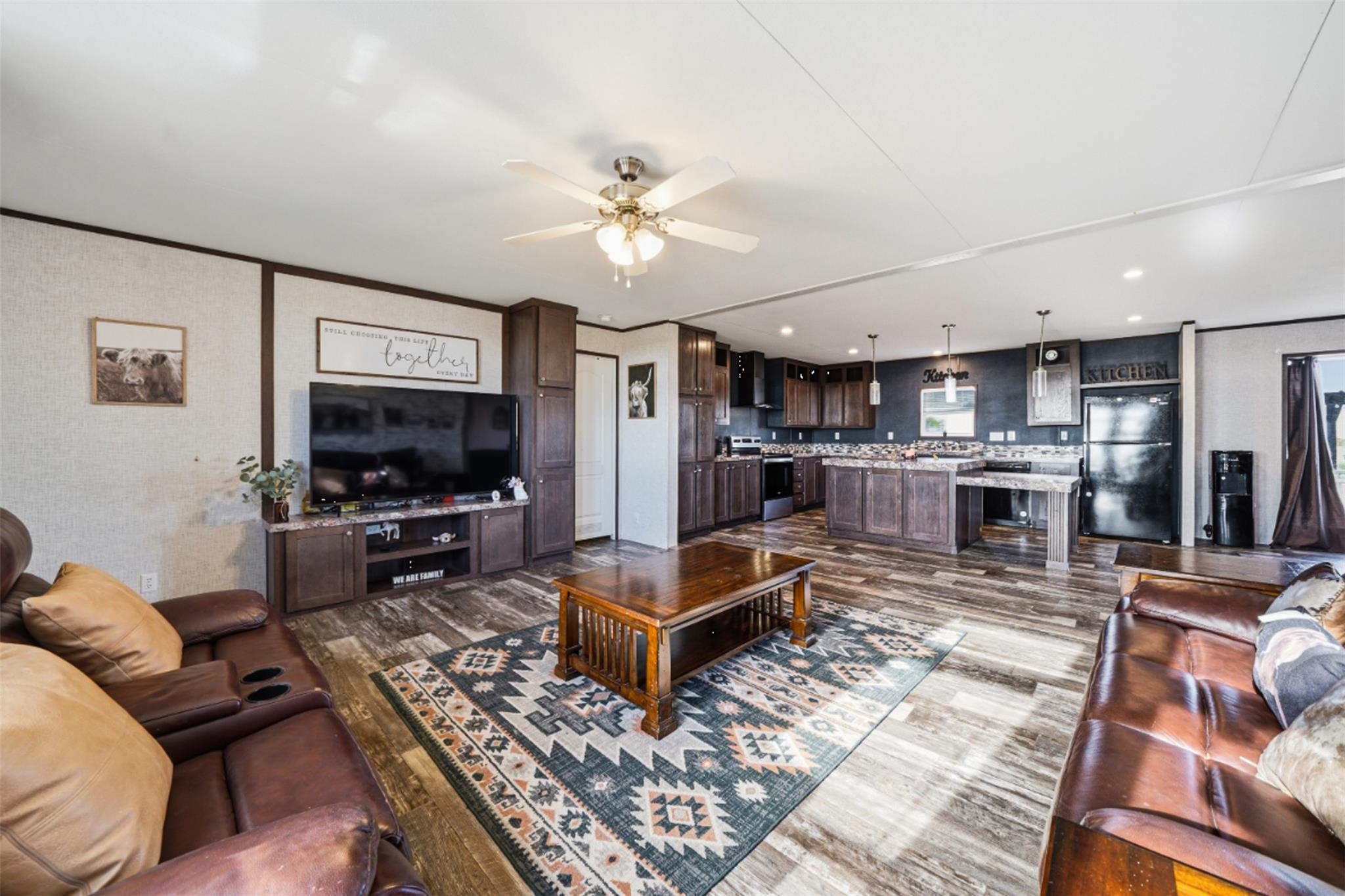 2493 County Road 464, Elgin, TX 78621