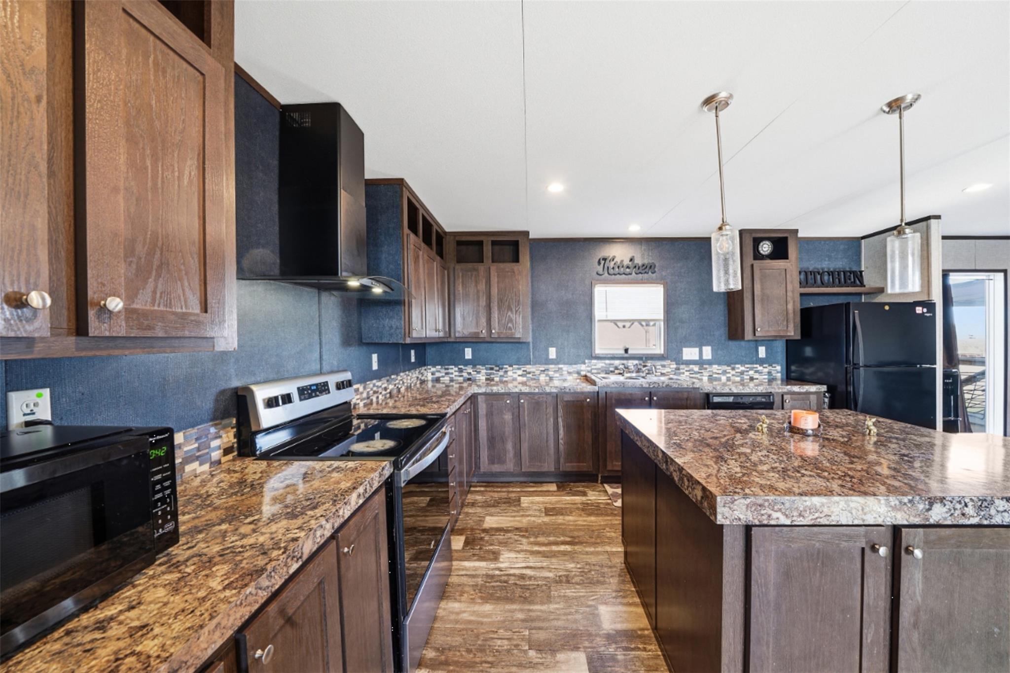 2493 County Road 464, Elgin, TX 78621