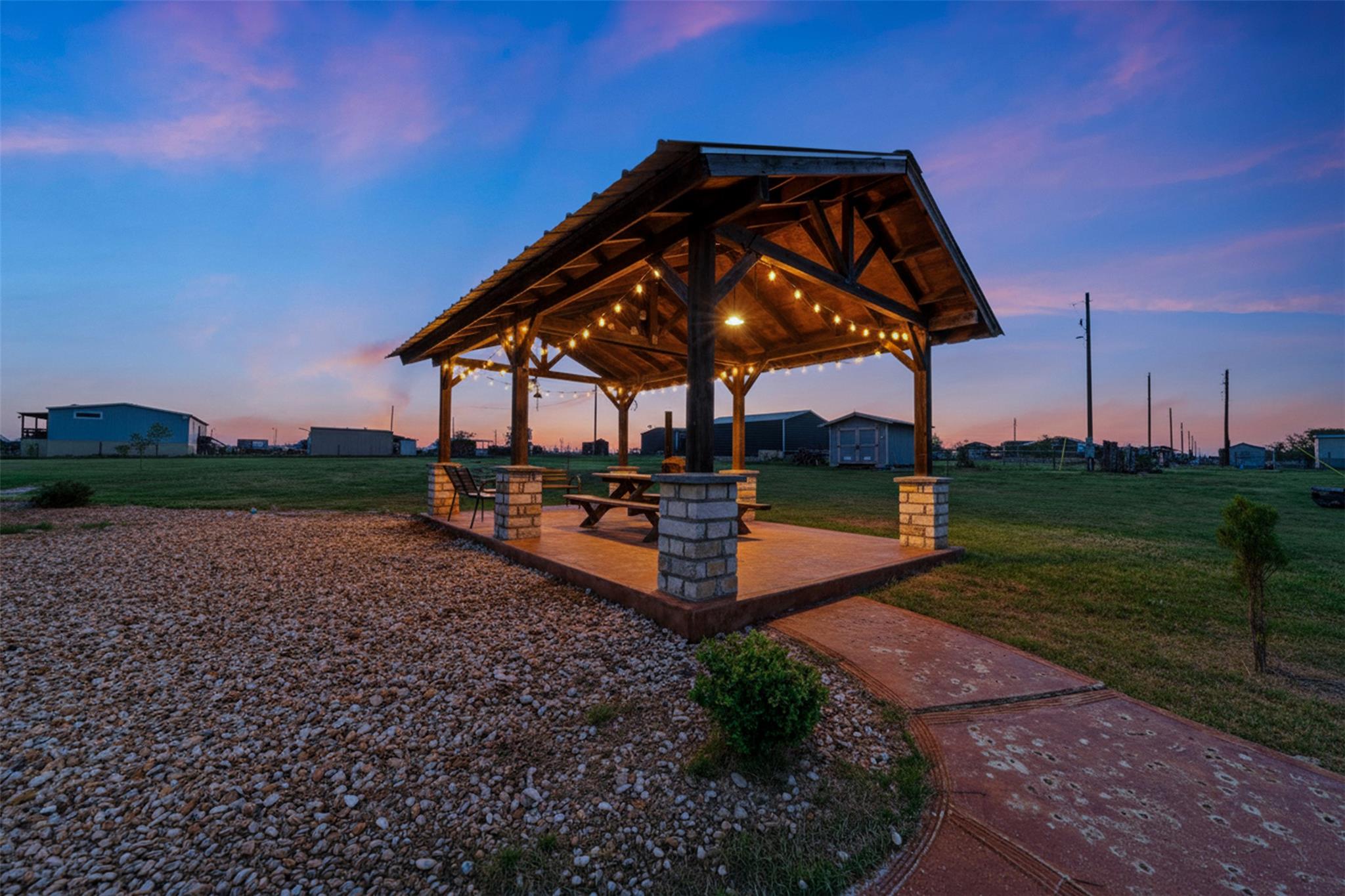 2493 County Road 464, Elgin, TX 78621