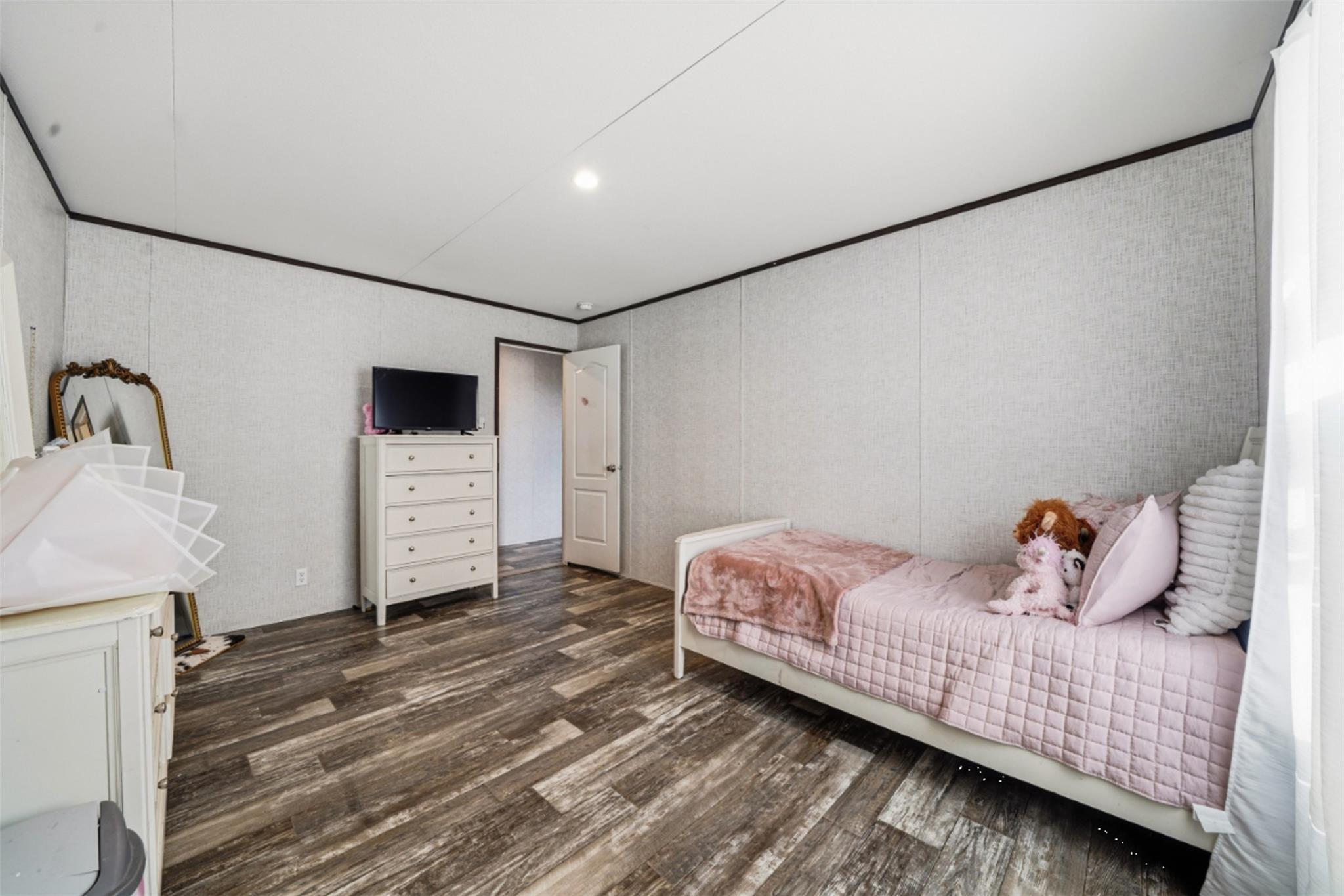 2493 County Road 464, Elgin, TX 78621