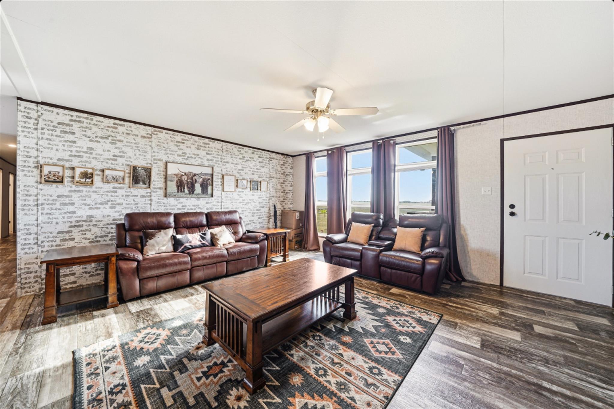 2493 County Road 464, Elgin, TX 78621