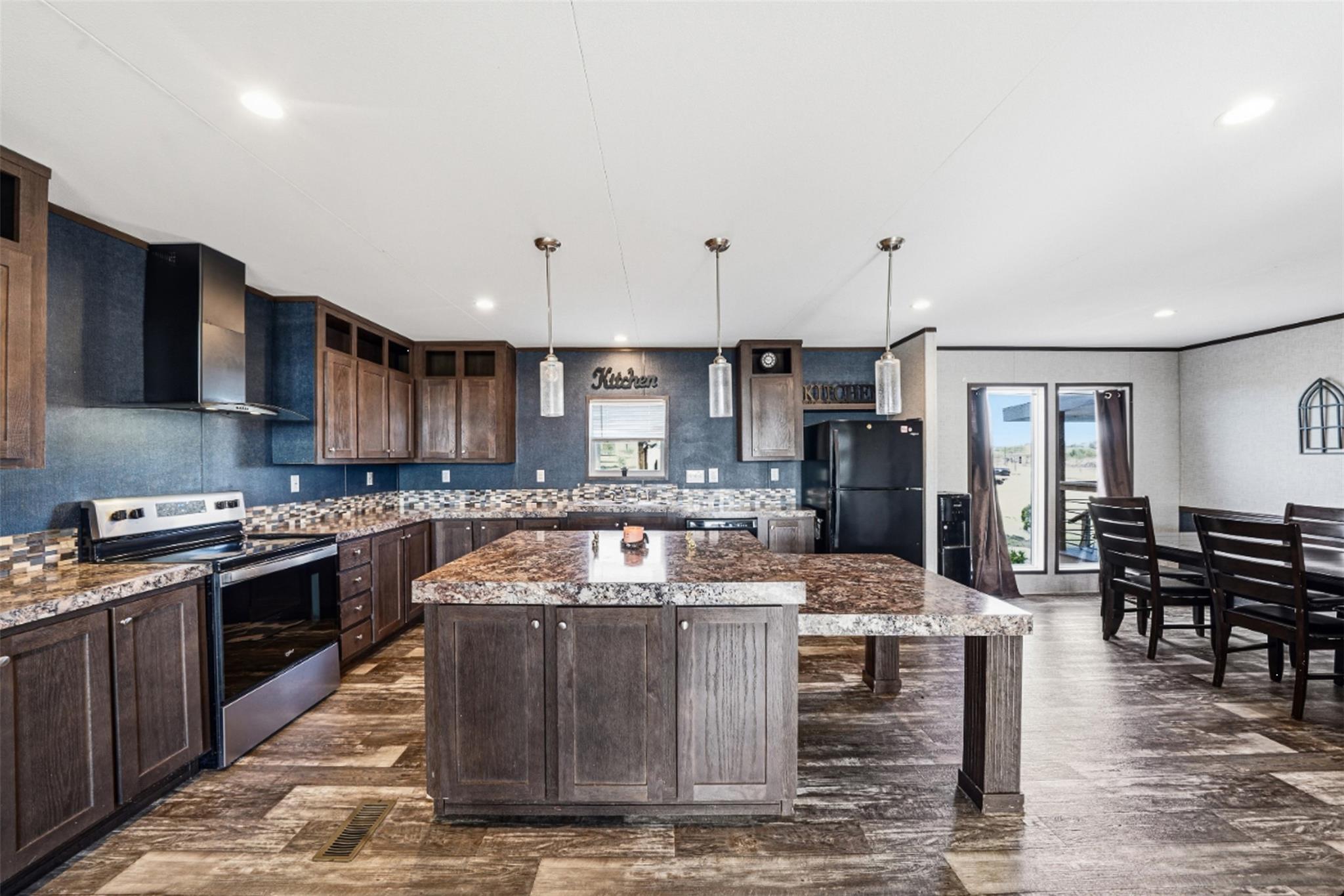 2493 County Road 464, Elgin, TX 78621