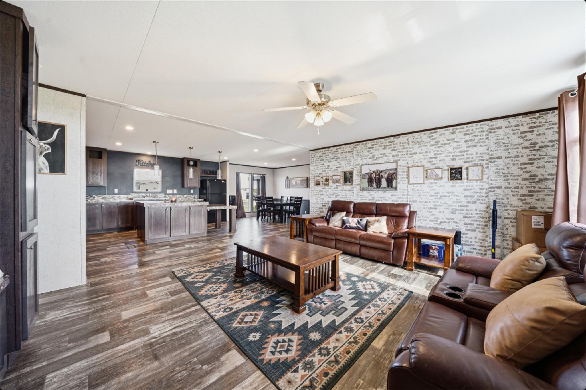 2493 County Road 464, Elgin, TX 78621