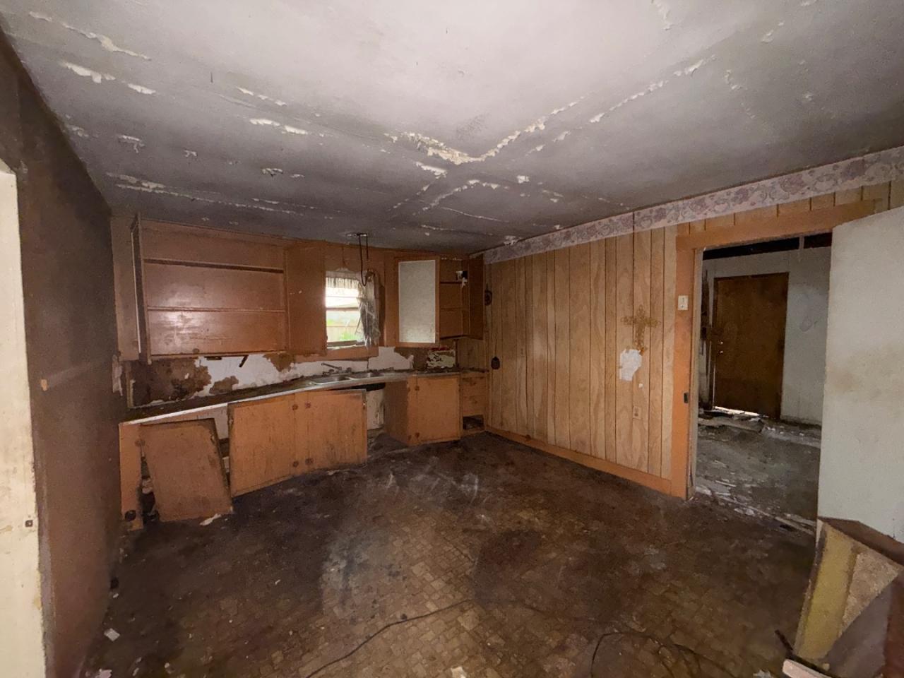 918 S Brazos St, Lockhart, TX 78644