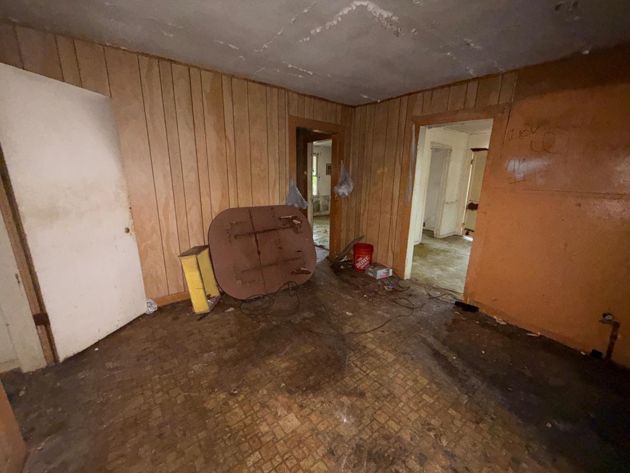 918 S Brazos St, Lockhart, TX 78644