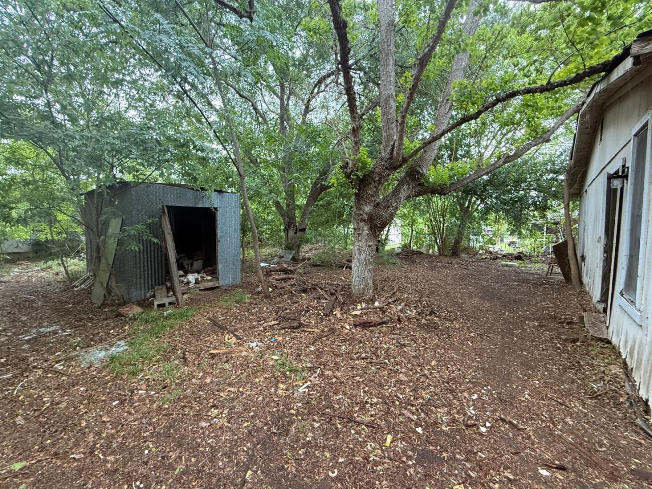 918 S Brazos St, Lockhart, TX 78644