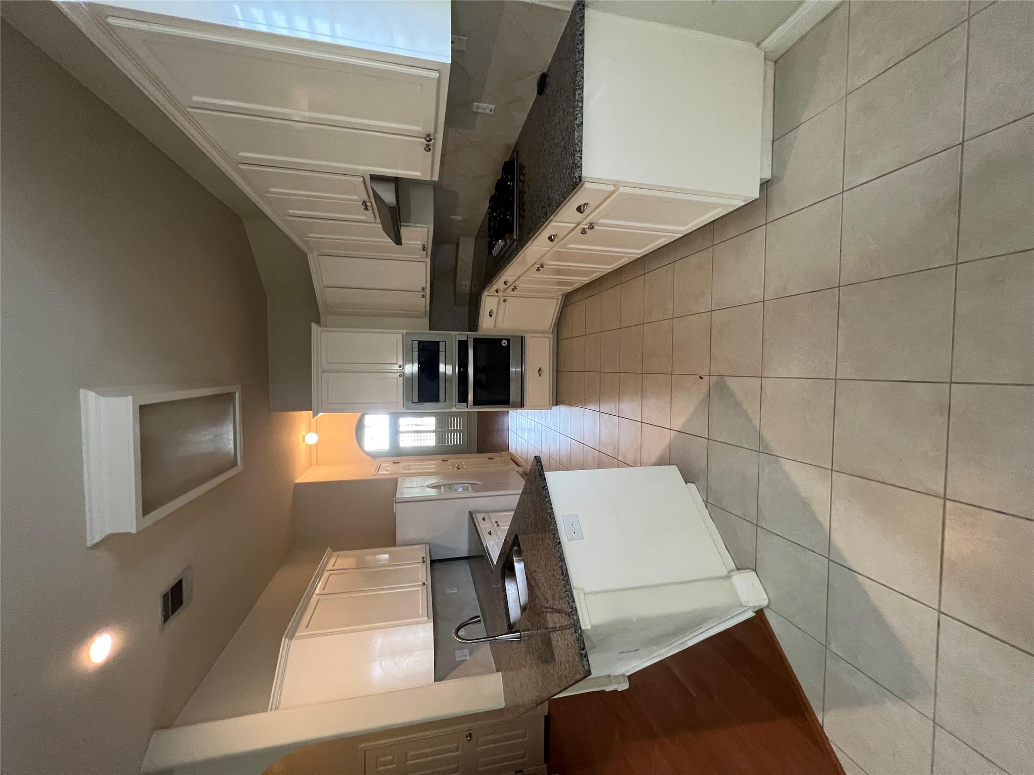 6126 Hartson, Kyle, TX 78640