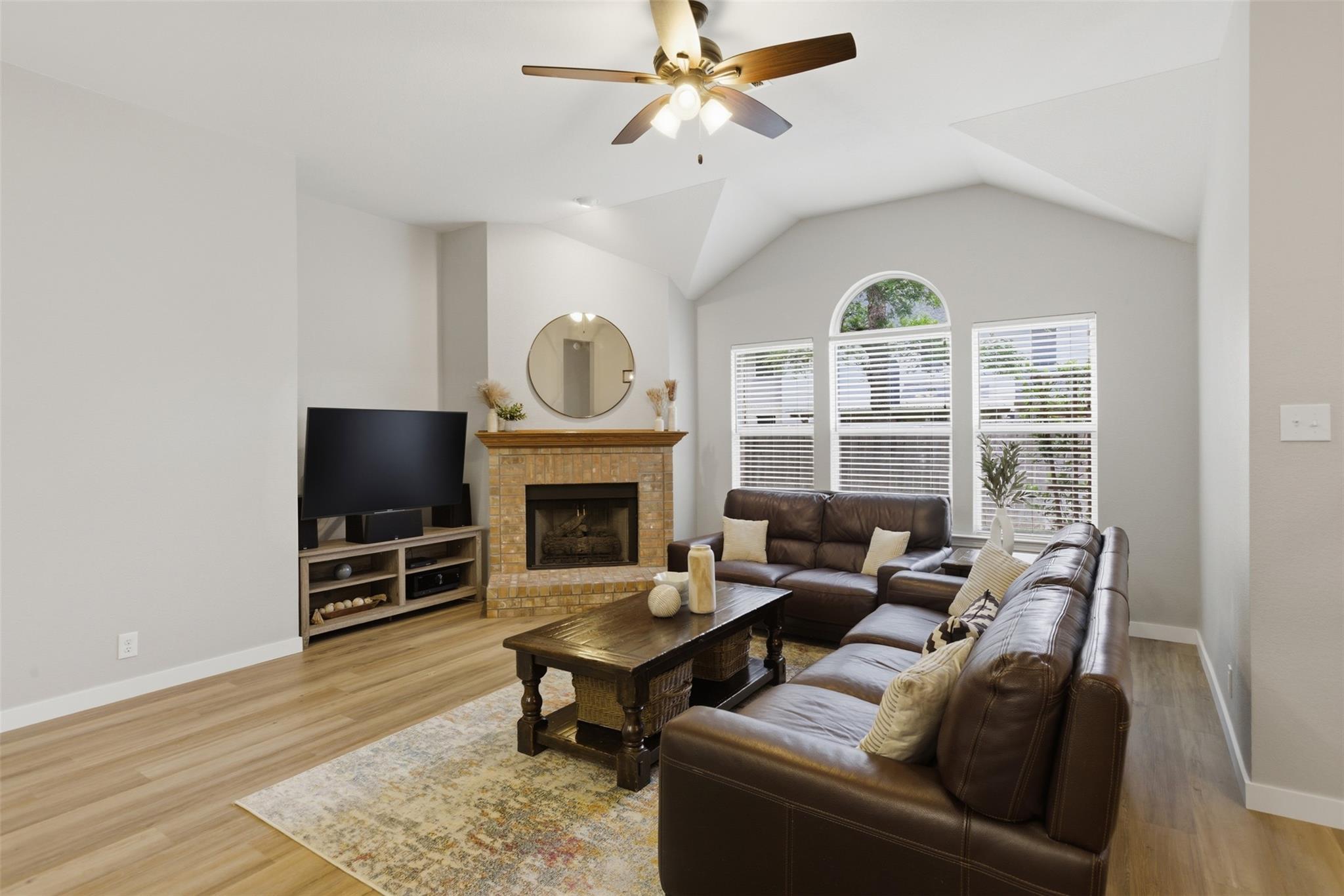 2100 Red Oak Cir, Round Rock, TX 78681