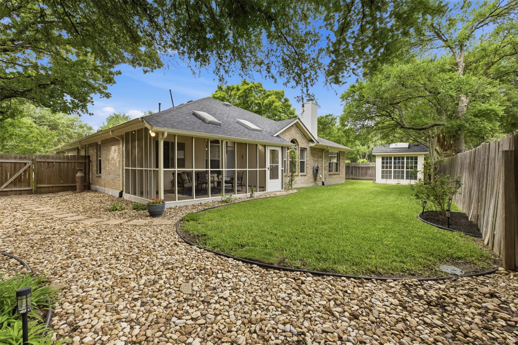 2100 Red Oak Cir, Round Rock, TX 78681