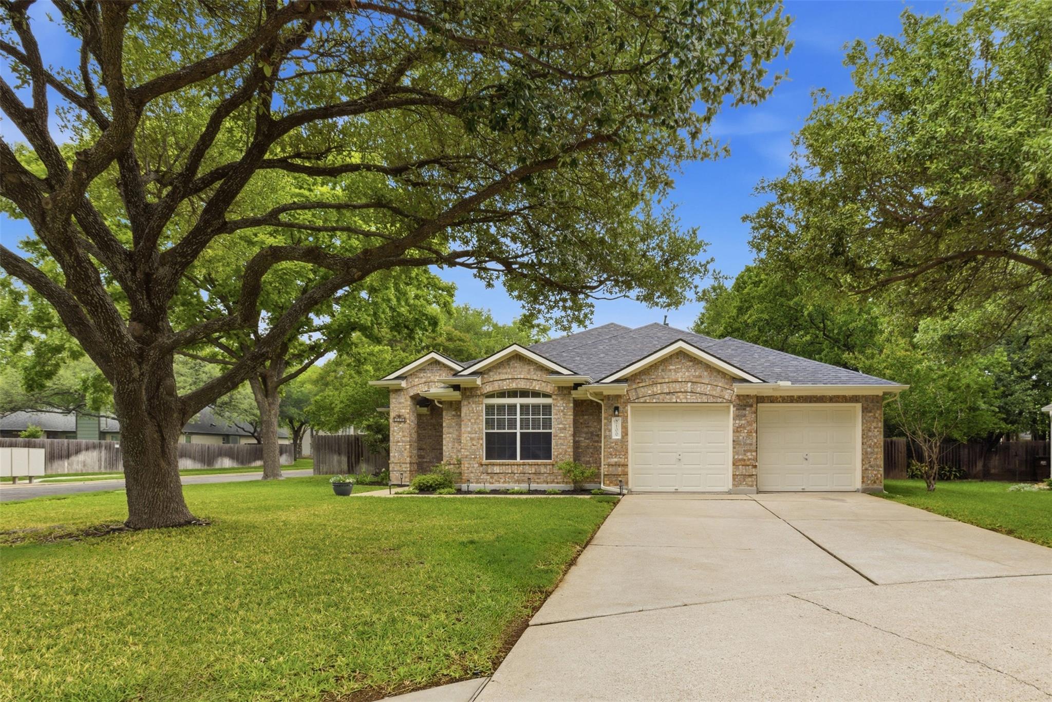 2100 Red Oak Cir, Round Rock, TX 78681
