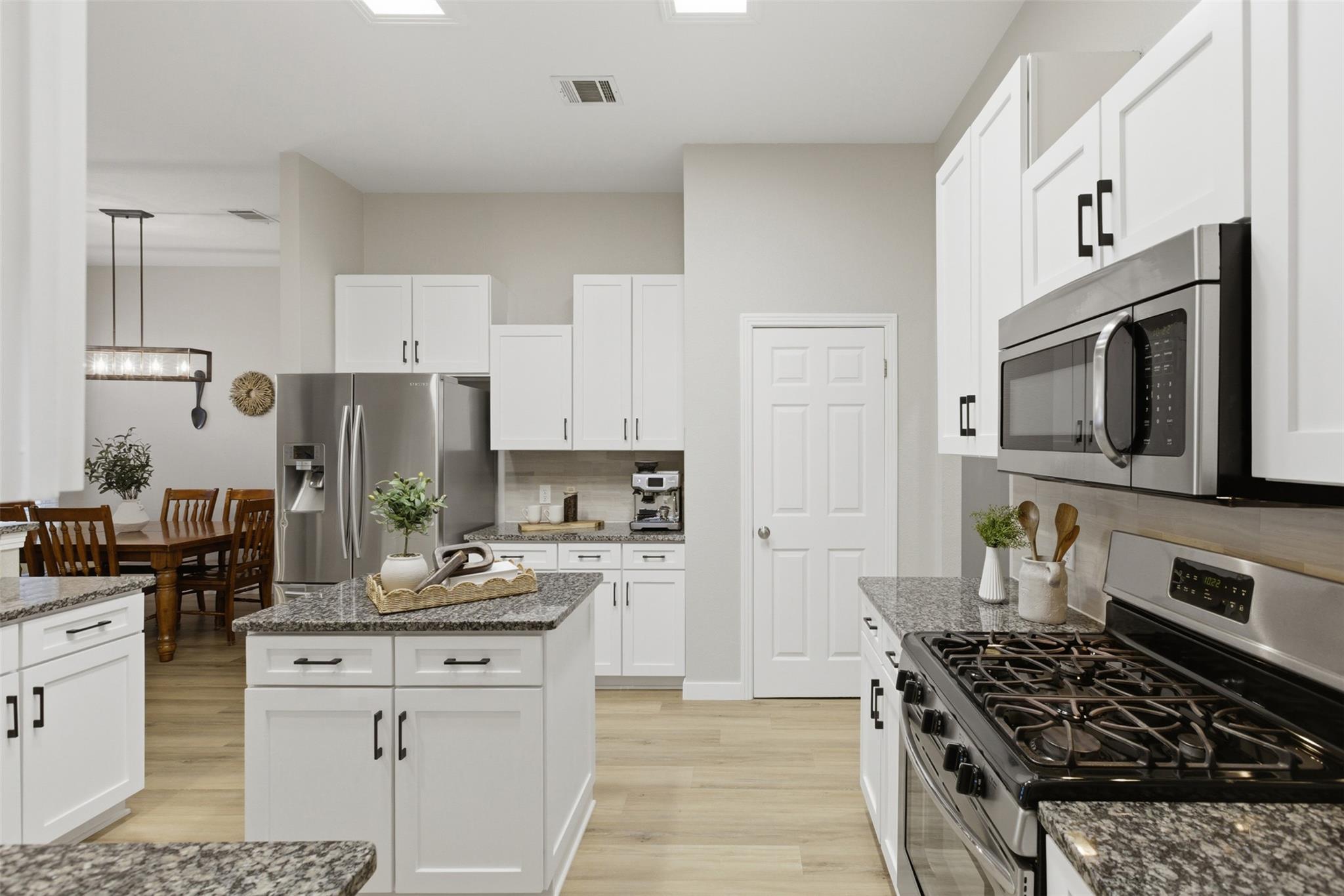 2100 Red Oak Cir, Round Rock, TX 78681