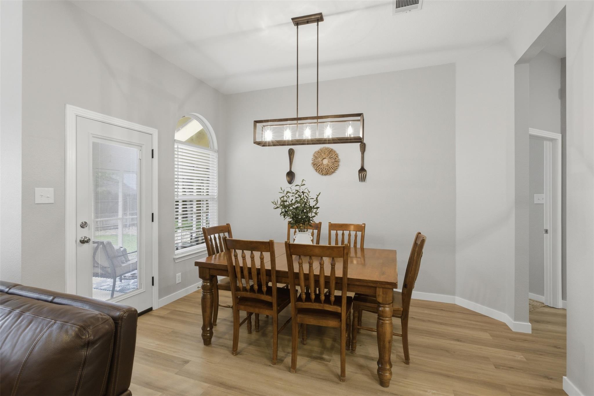 2100 Red Oak Cir, Round Rock, TX 78681