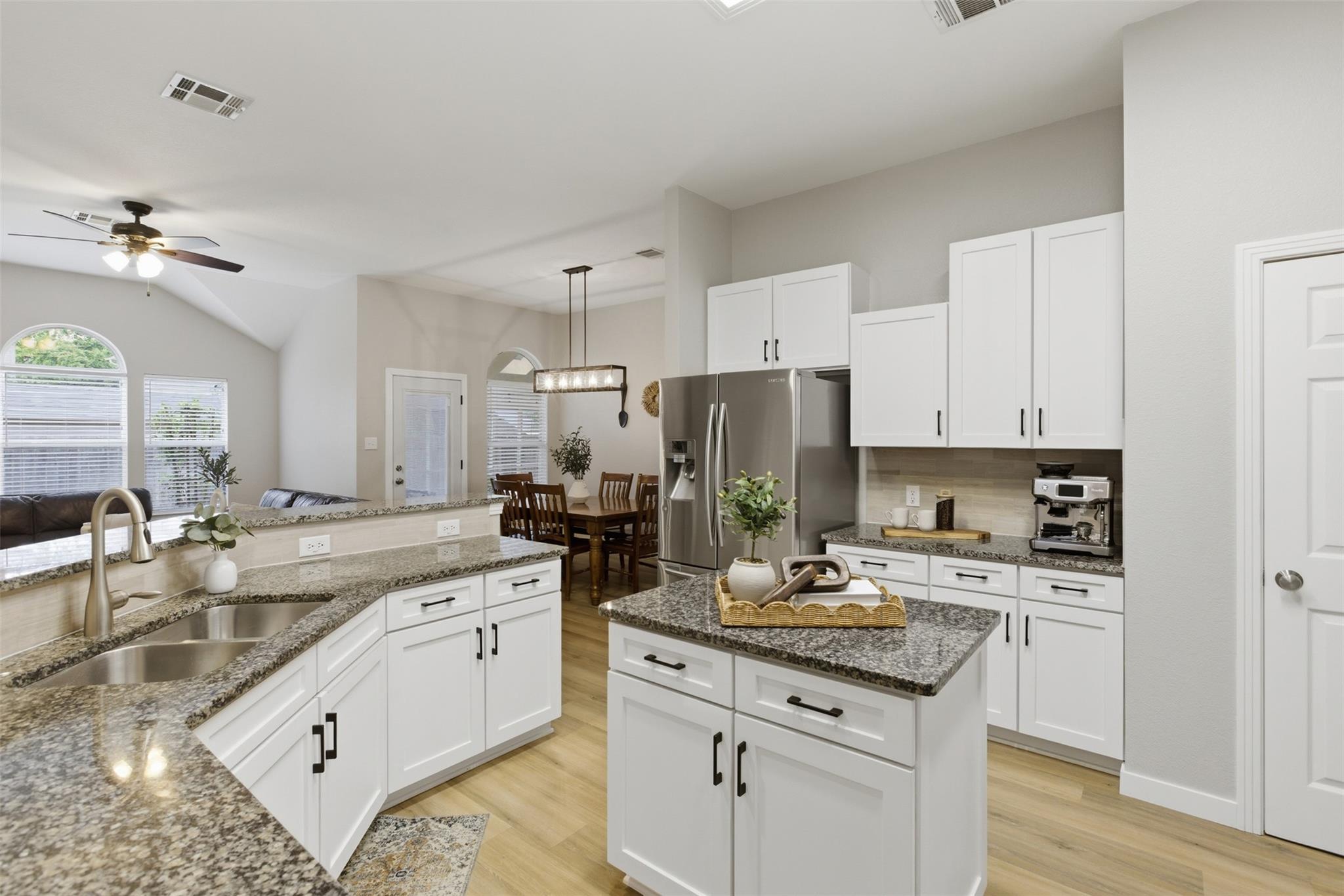 2100 Red Oak Cir, Round Rock, TX 78681