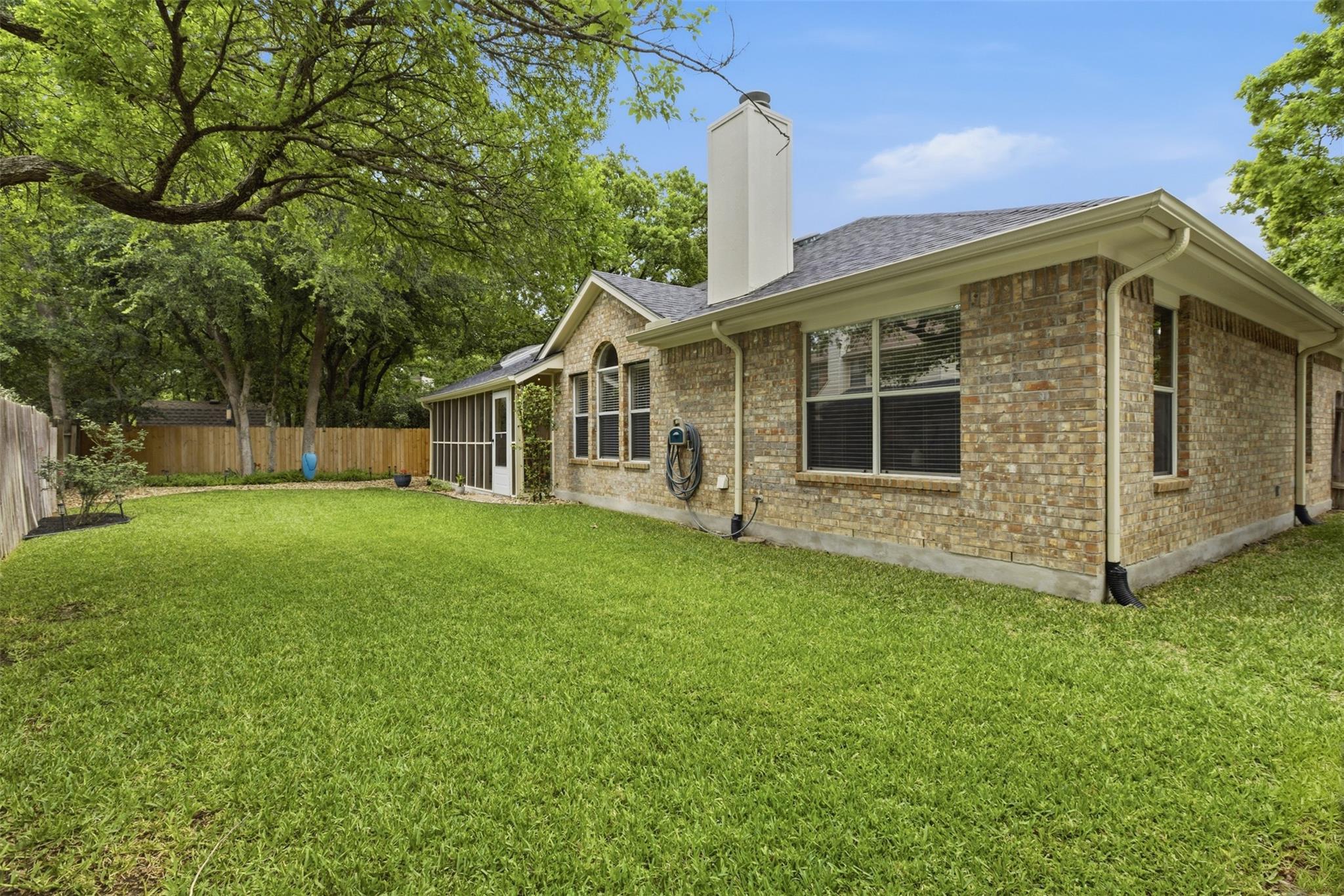 2100 Red Oak Cir, Round Rock, TX 78681