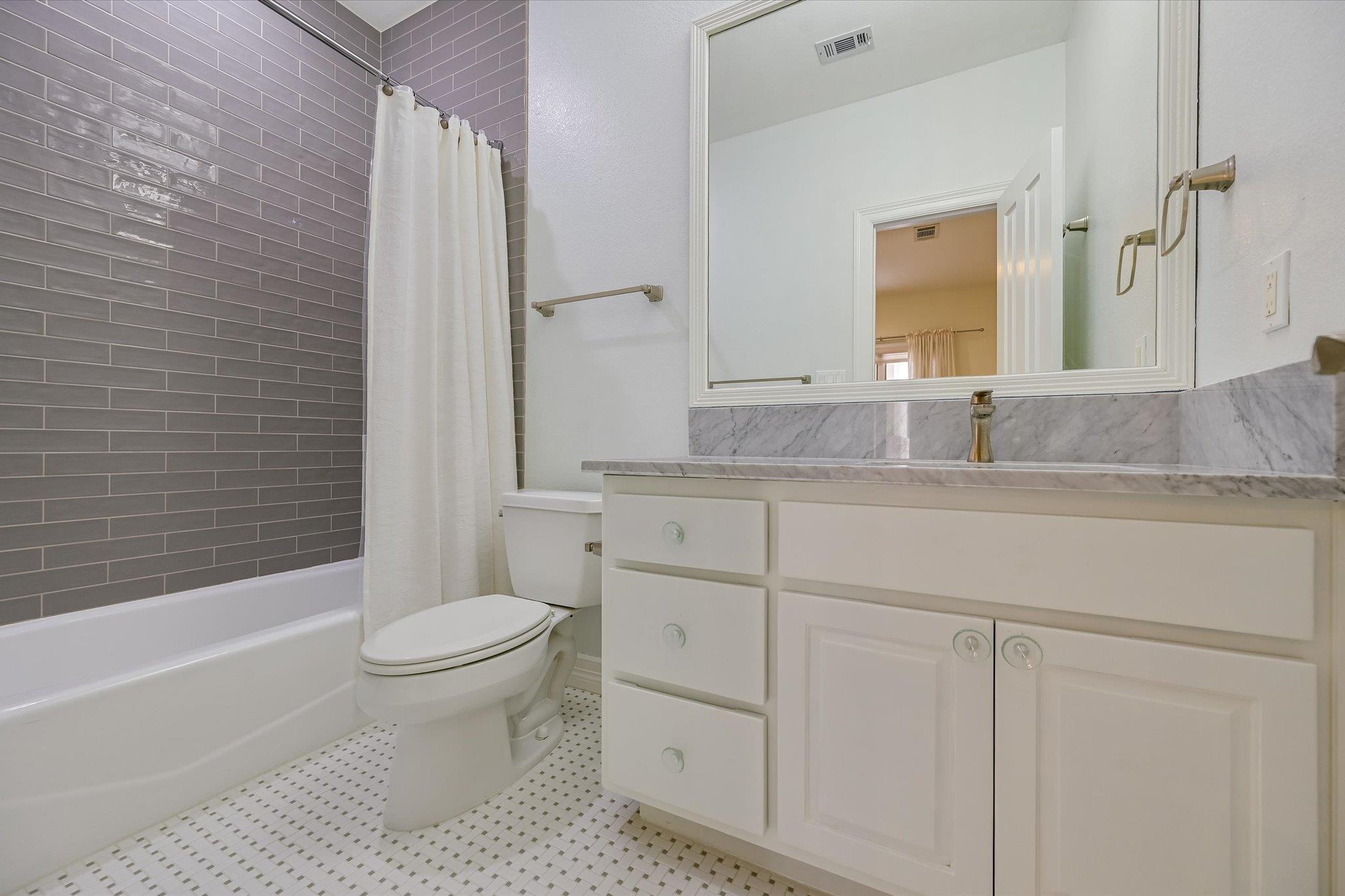 2300 FOUNDERS Cir, Spicewood, TX 78669