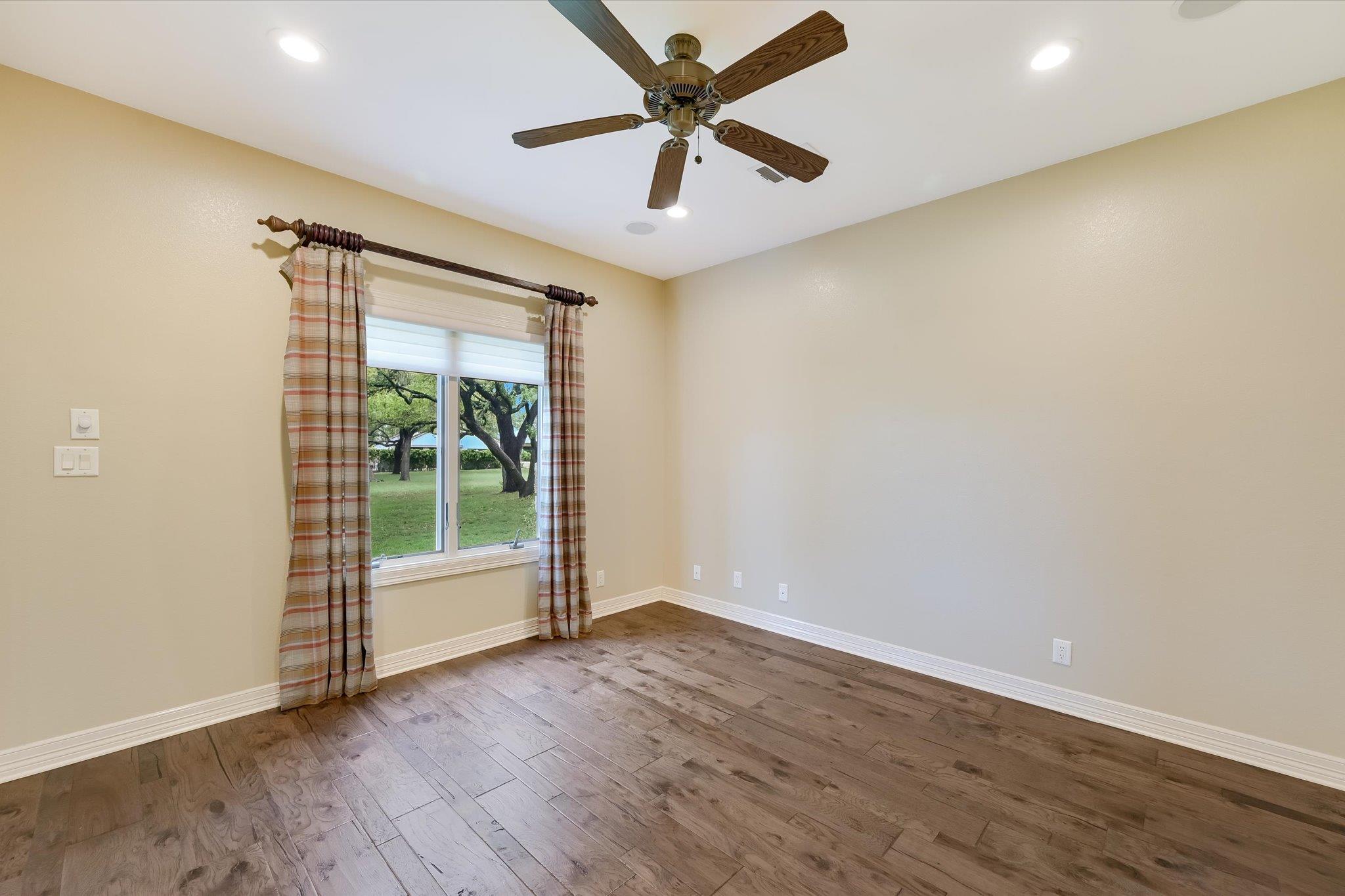 2300 FOUNDERS Cir, Spicewood, TX 78669