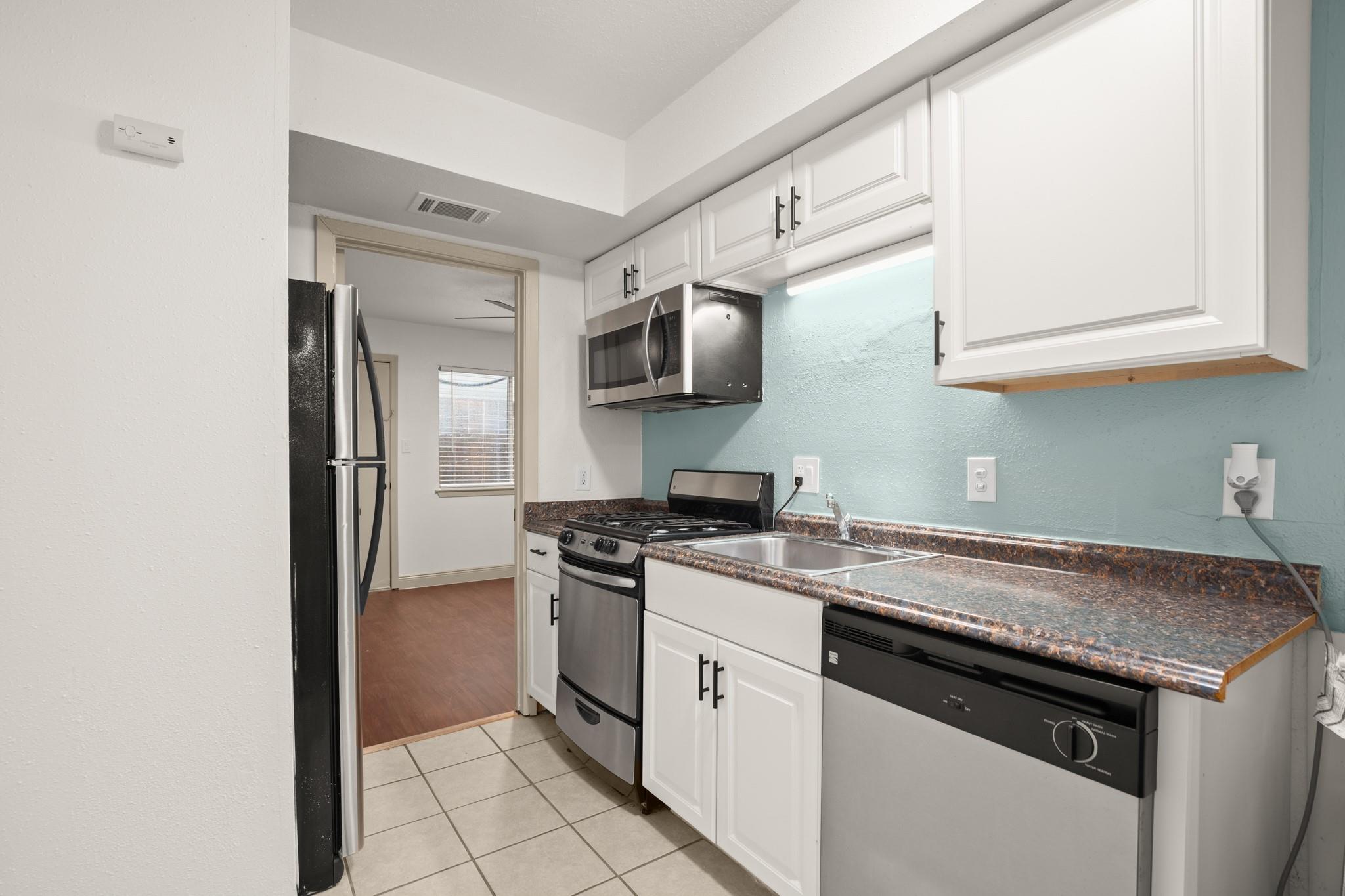 1010 W 23rd St # 3, Austin, TX 78705