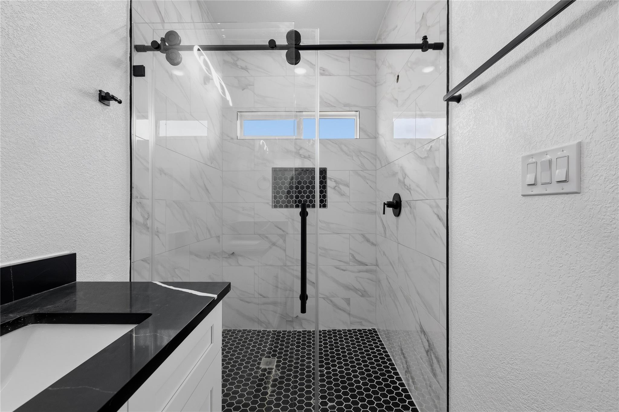 158 Lavanda Ln, Dale, TX 78616