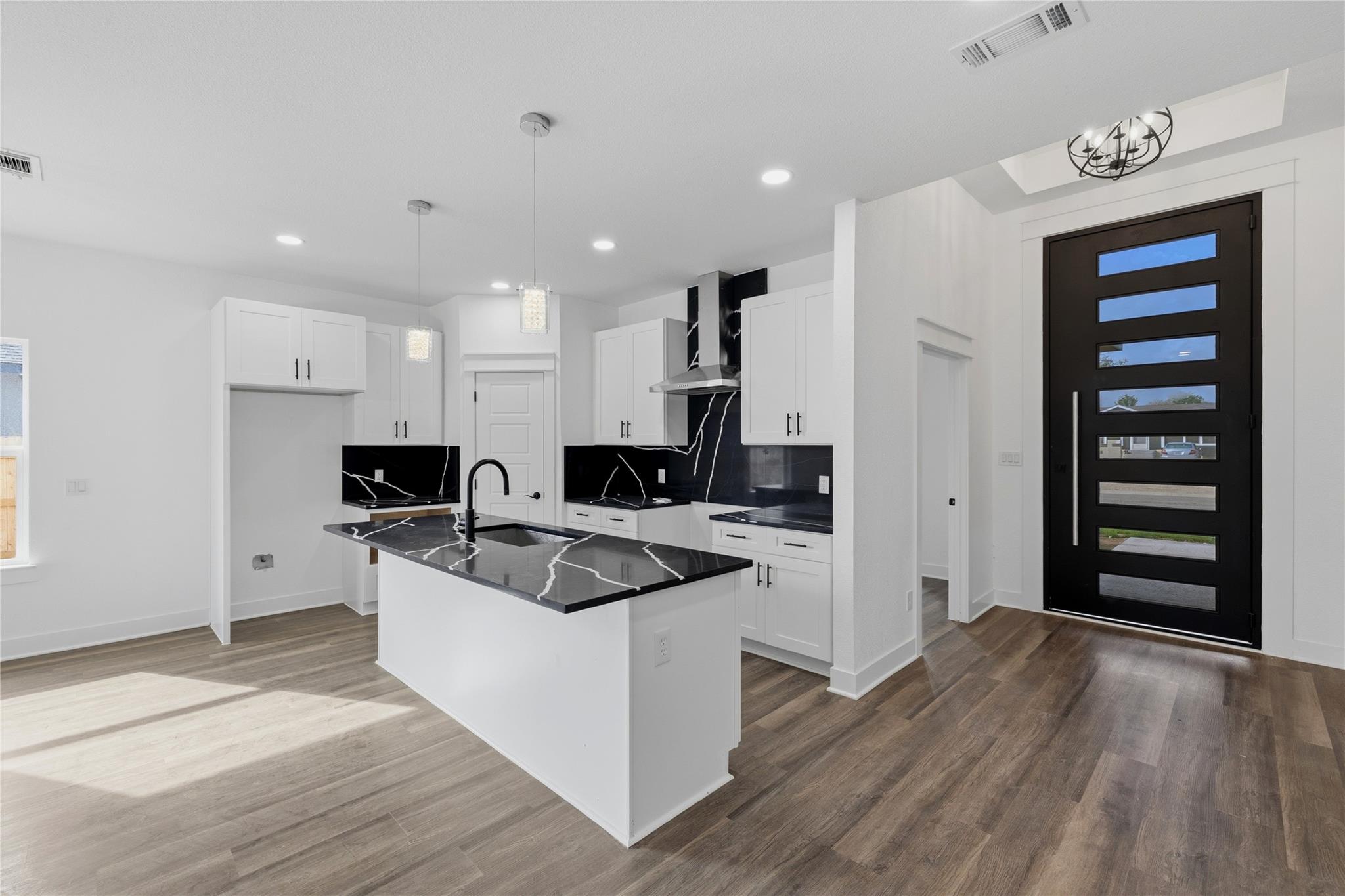 158 Lavanda Ln, Dale, TX 78616