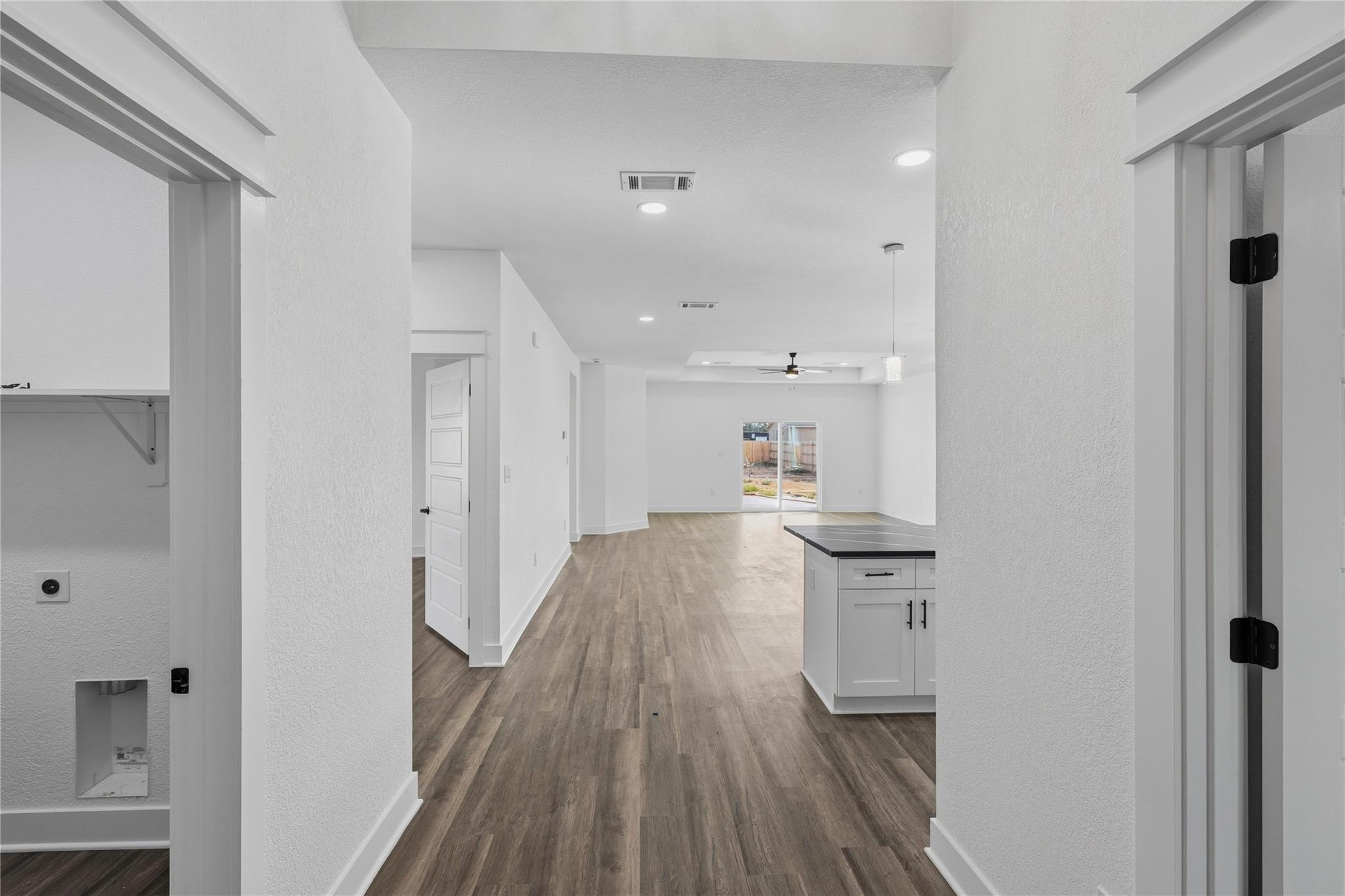 158 Lavanda Ln, Dale, TX 78616