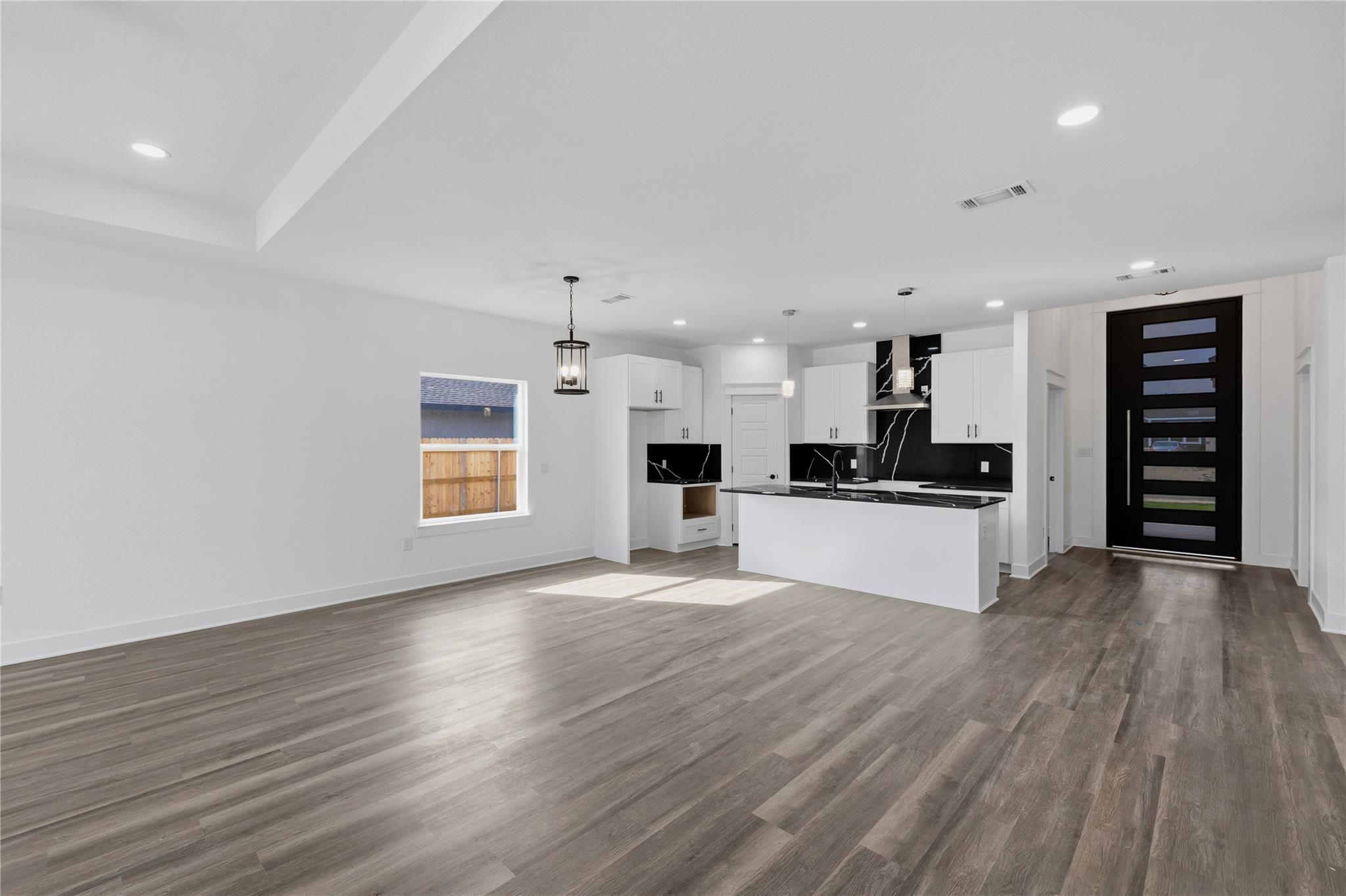 158 Lavanda Ln, Dale, TX 78616