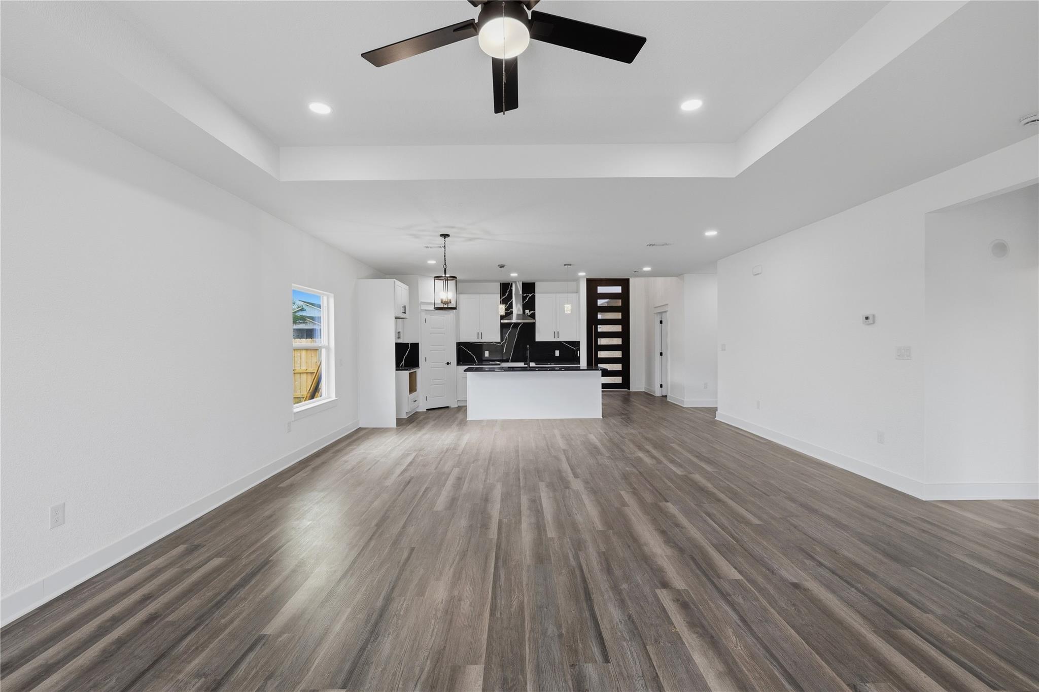 158 Lavanda Ln, Dale, TX 78616