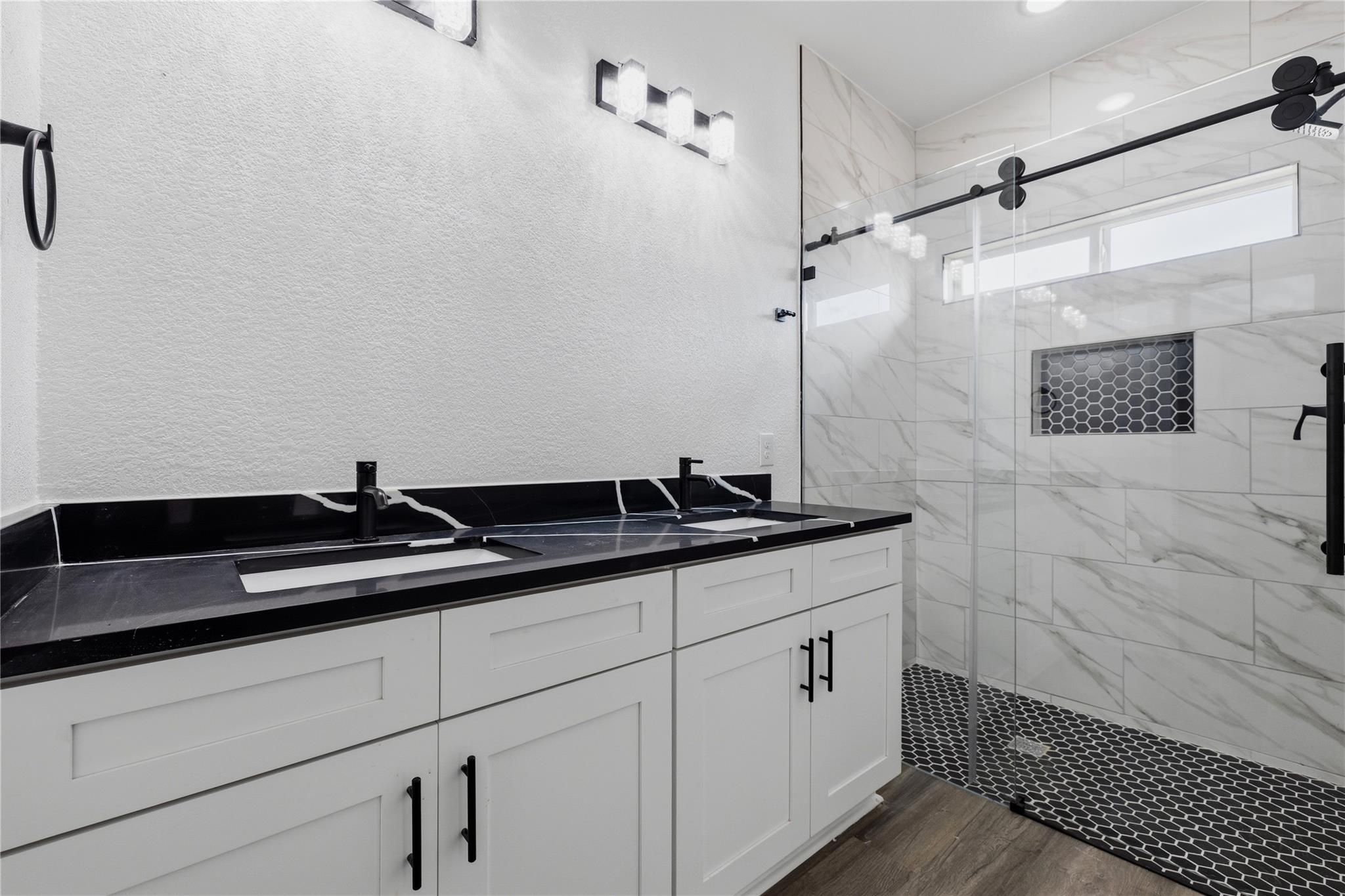 158 Lavanda Ln, Dale, TX 78616