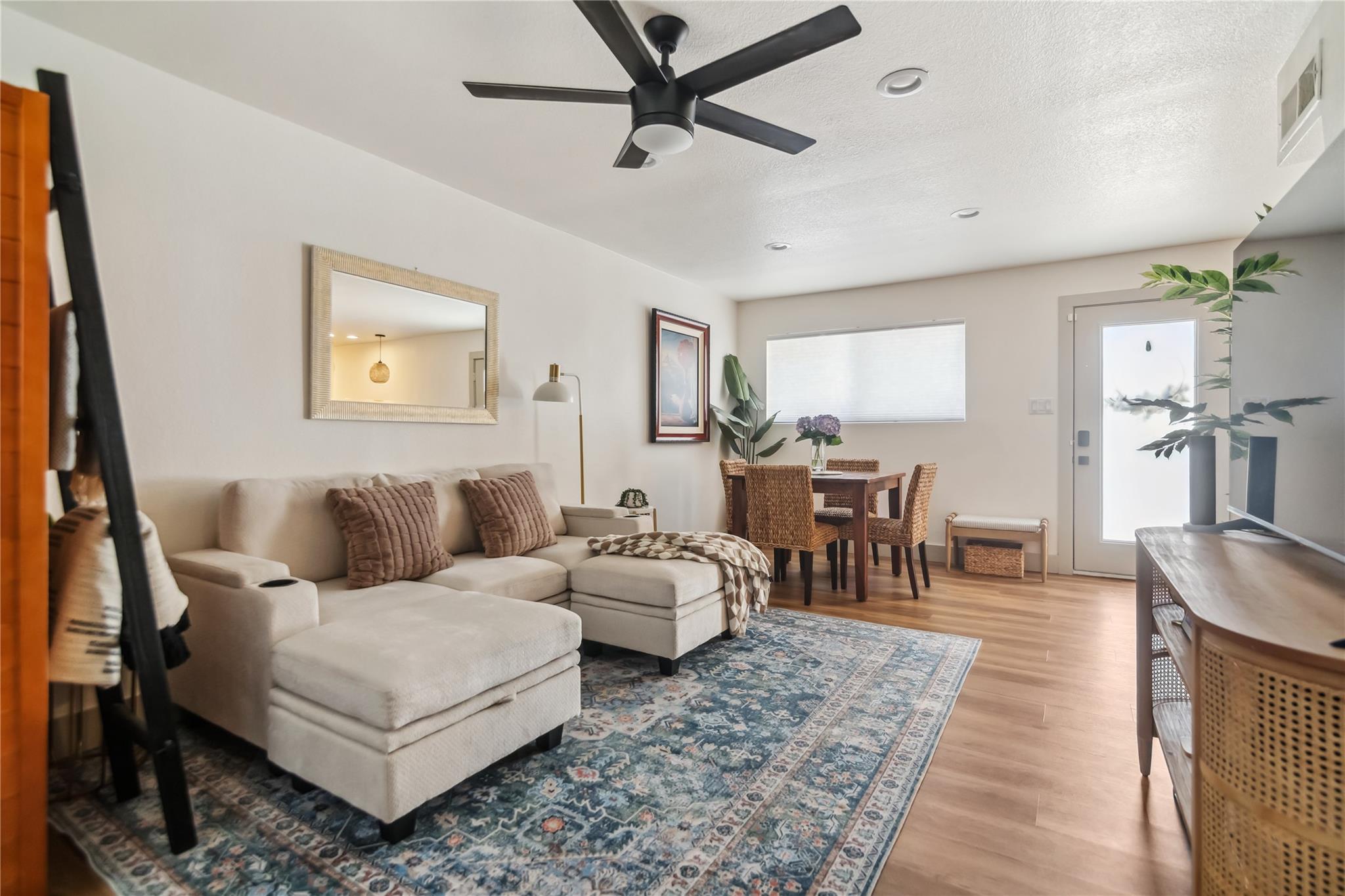 1313 E 52nd St # 101, Austin, TX 78723