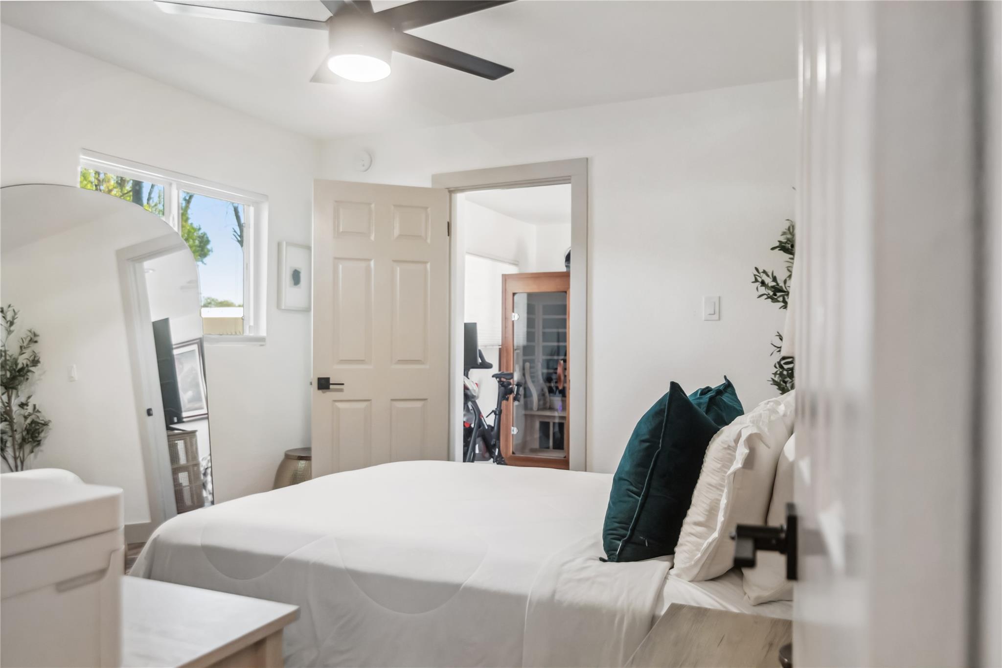 1313 E 52nd St # 101, Austin, TX 78723