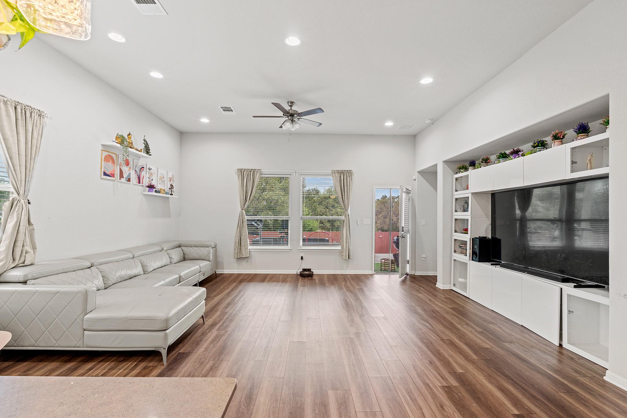 133 Caney Cv, Leander, TX 78641