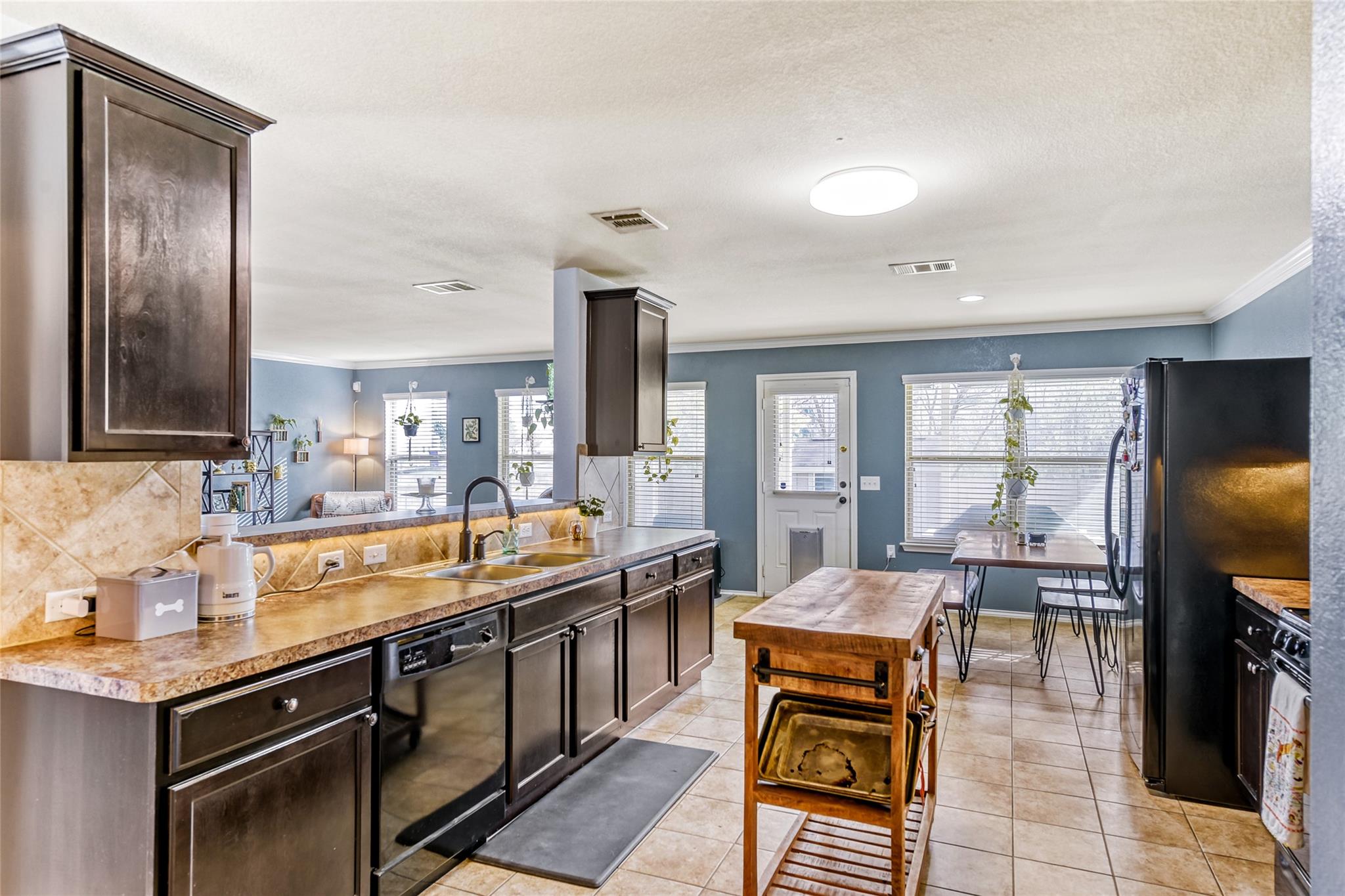 7233 Crestone Rd, Austin, TX 78744