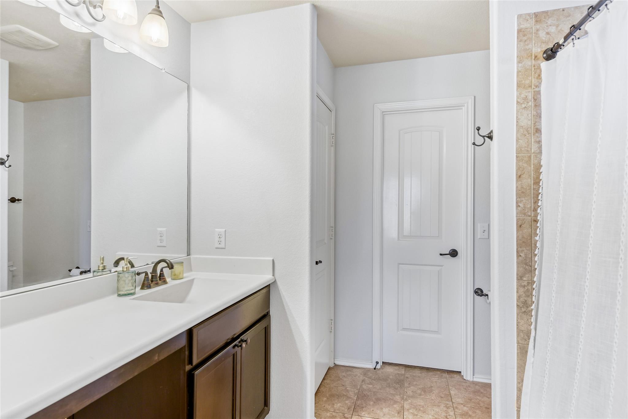 7233 Crestone Rd, Austin, TX 78744