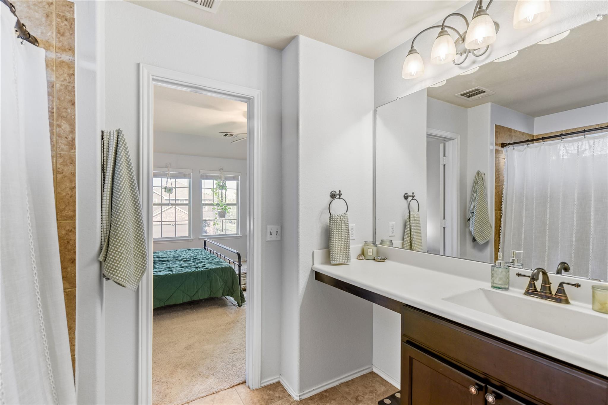 7233 Crestone Rd, Austin, TX 78744