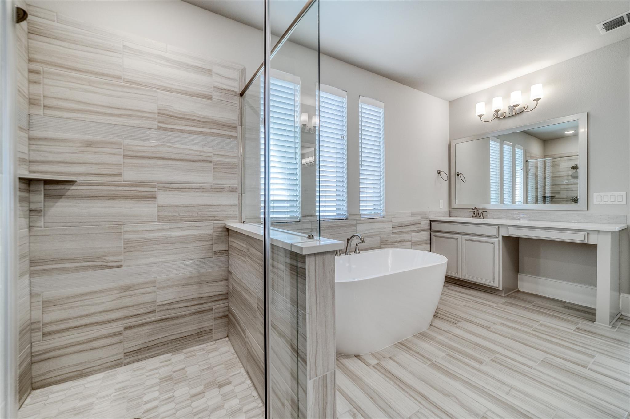 19500 Summit Glory Trl # 139, Spicewood, TX 78669