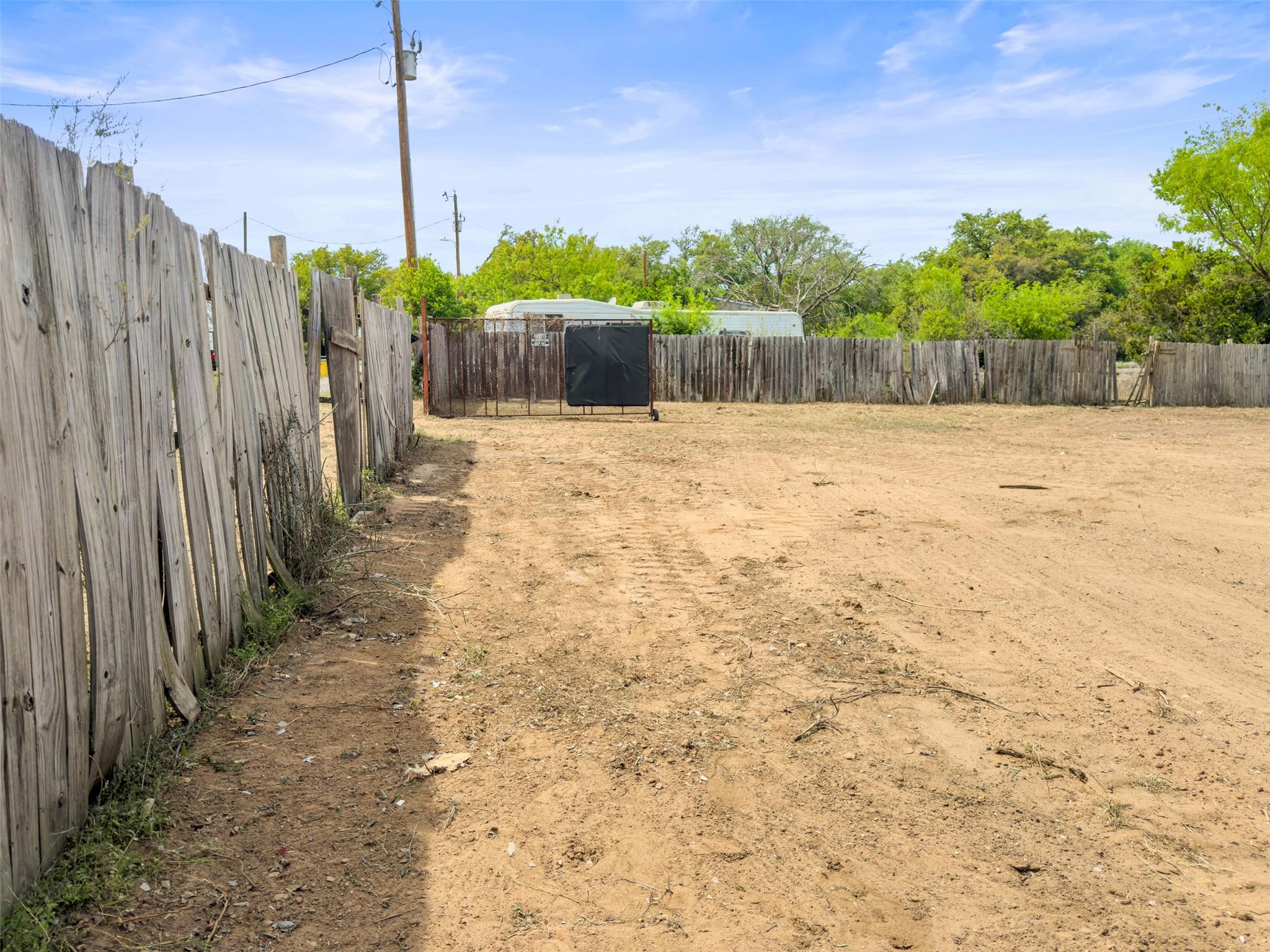 302 Seneca Dr, Burnet, TX 78611